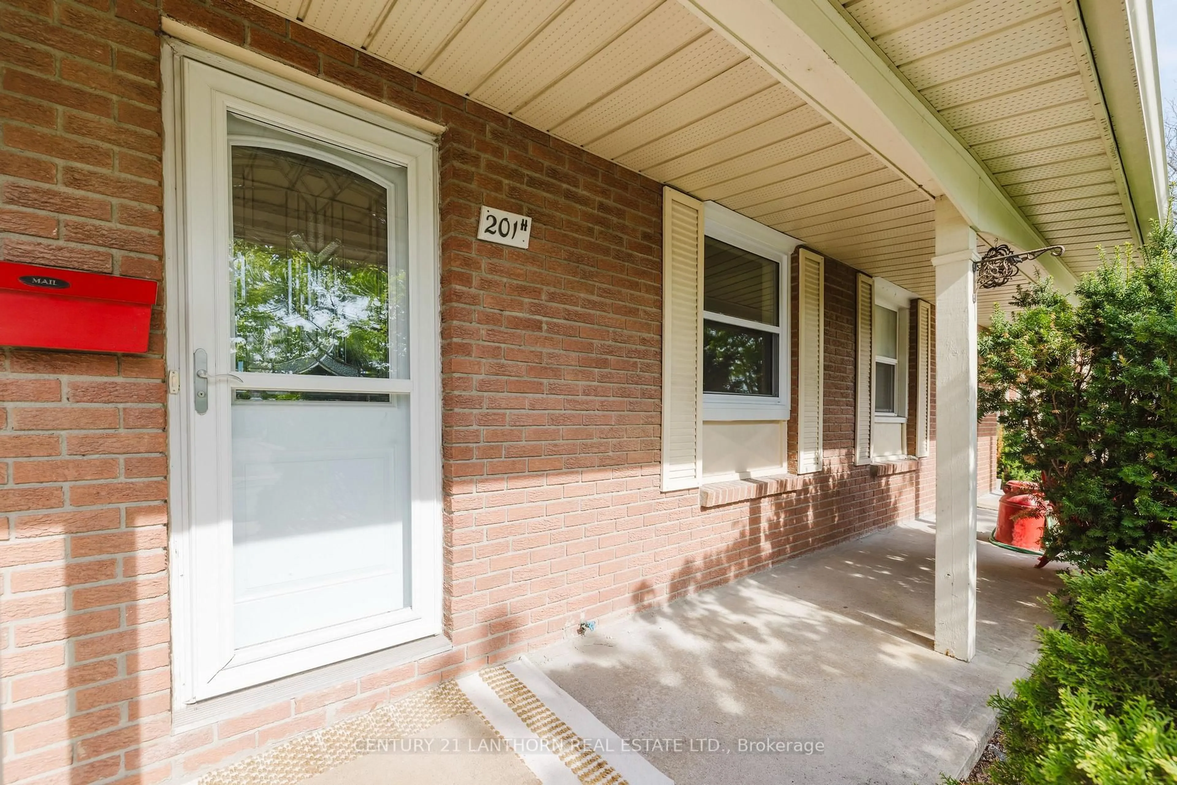 Home with brick exterior material, street for 201 North Park St #H, Belleville Ontario K8P 4T9