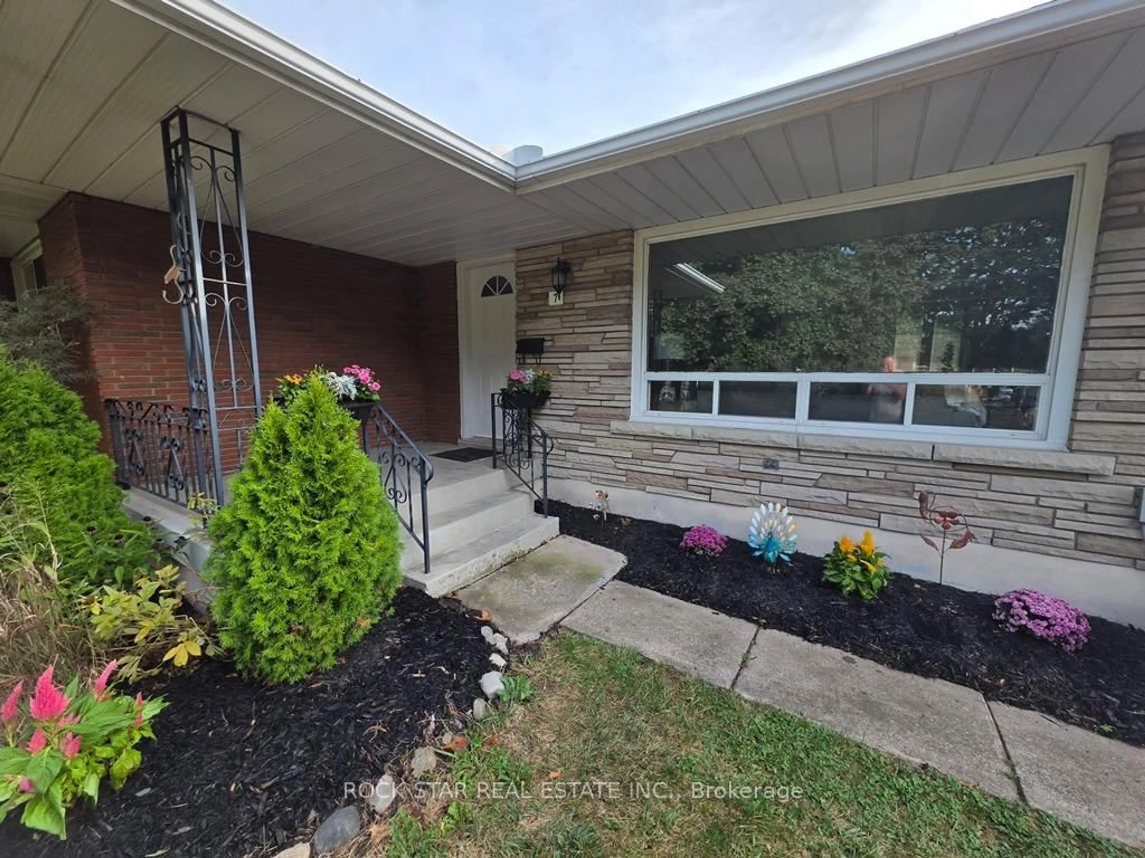 Unknown for 7 Joanna Dr, St. Catharines Ontario L2N 1V1