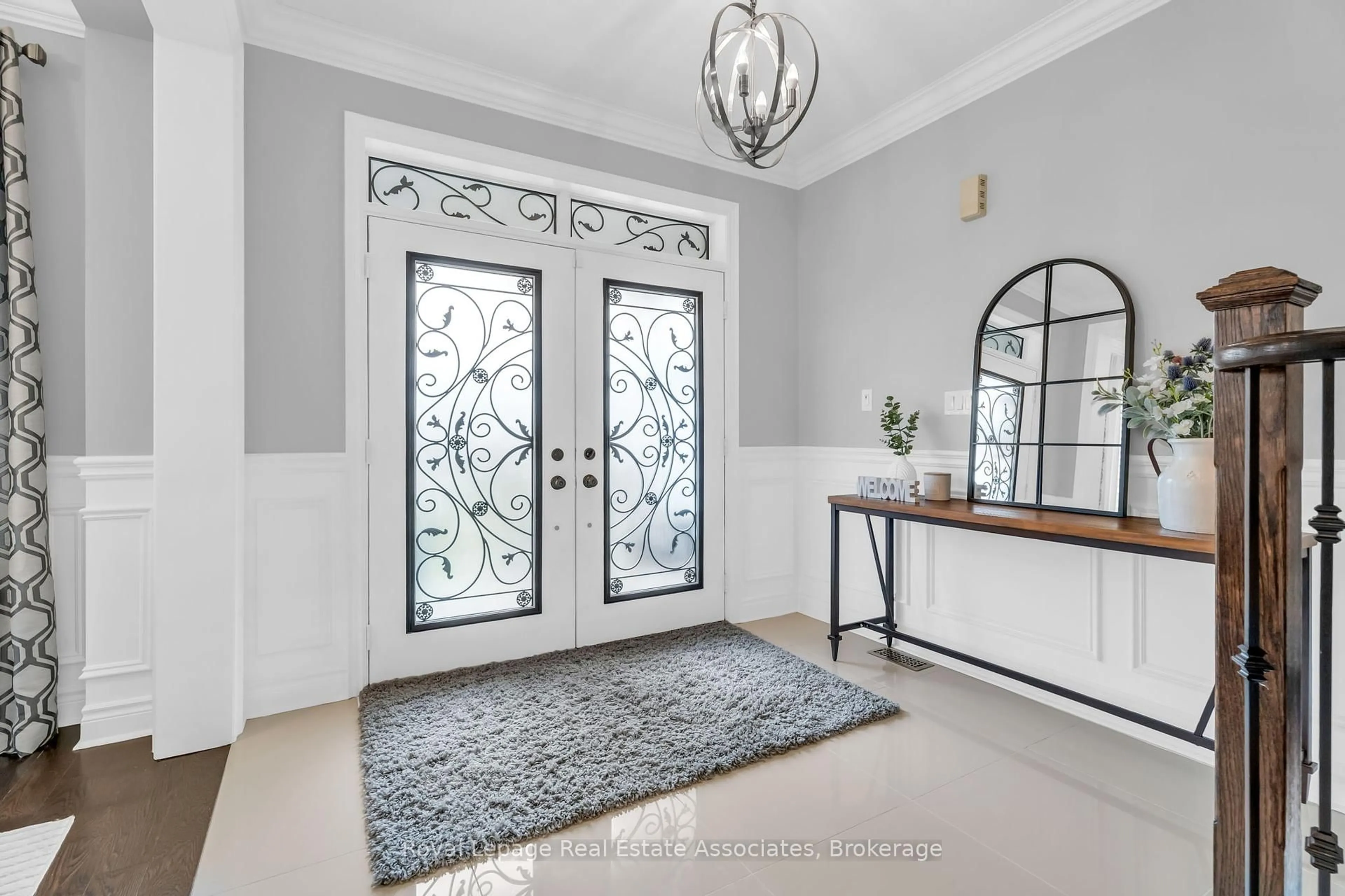 Indoor entryway for 17 Mitchell Cres, Mono Ontario L9W 6W6