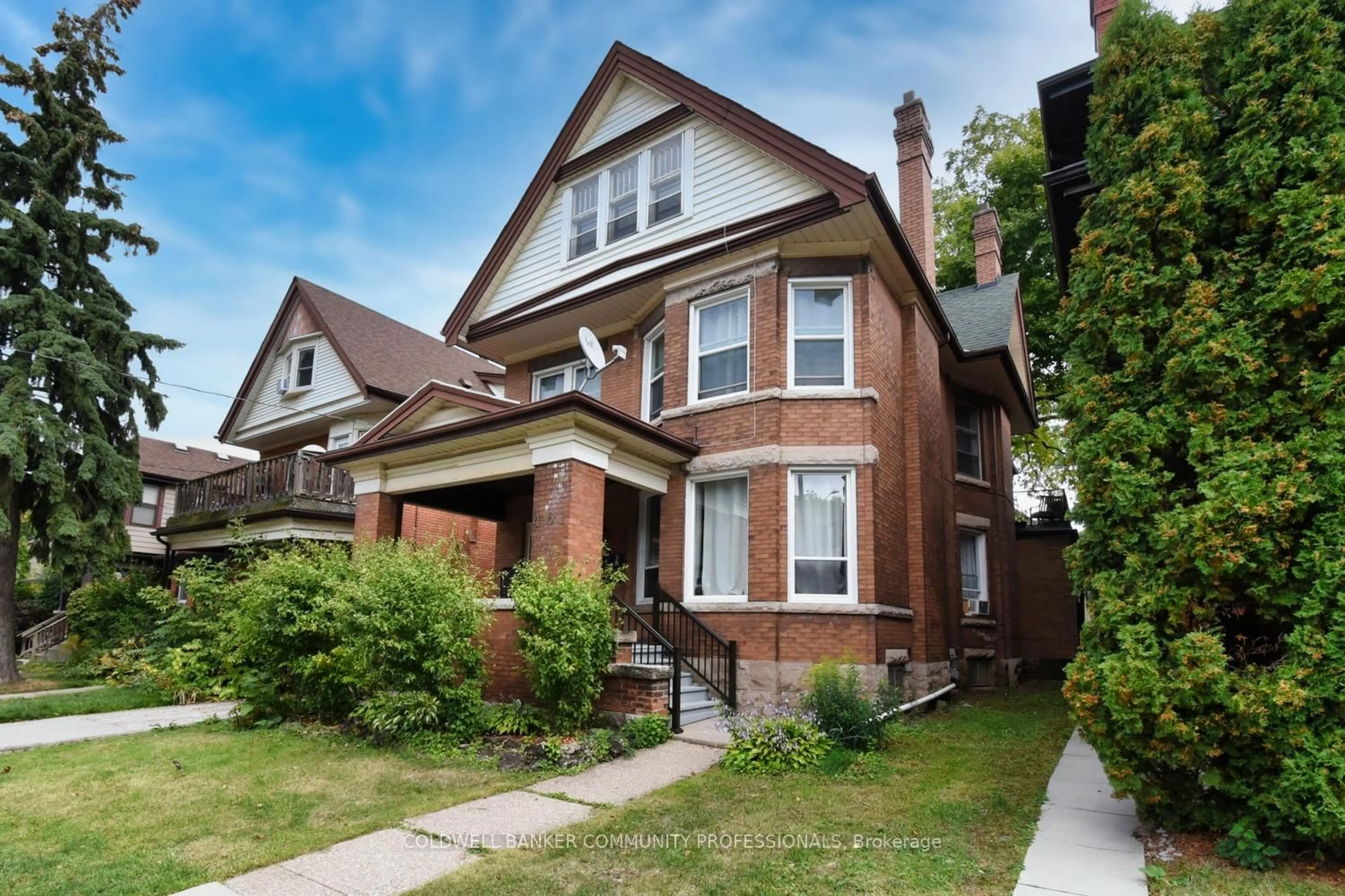 Home with brick exterior material, street for 461 Dundurn St, Hamilton Ontario L8P 4M1