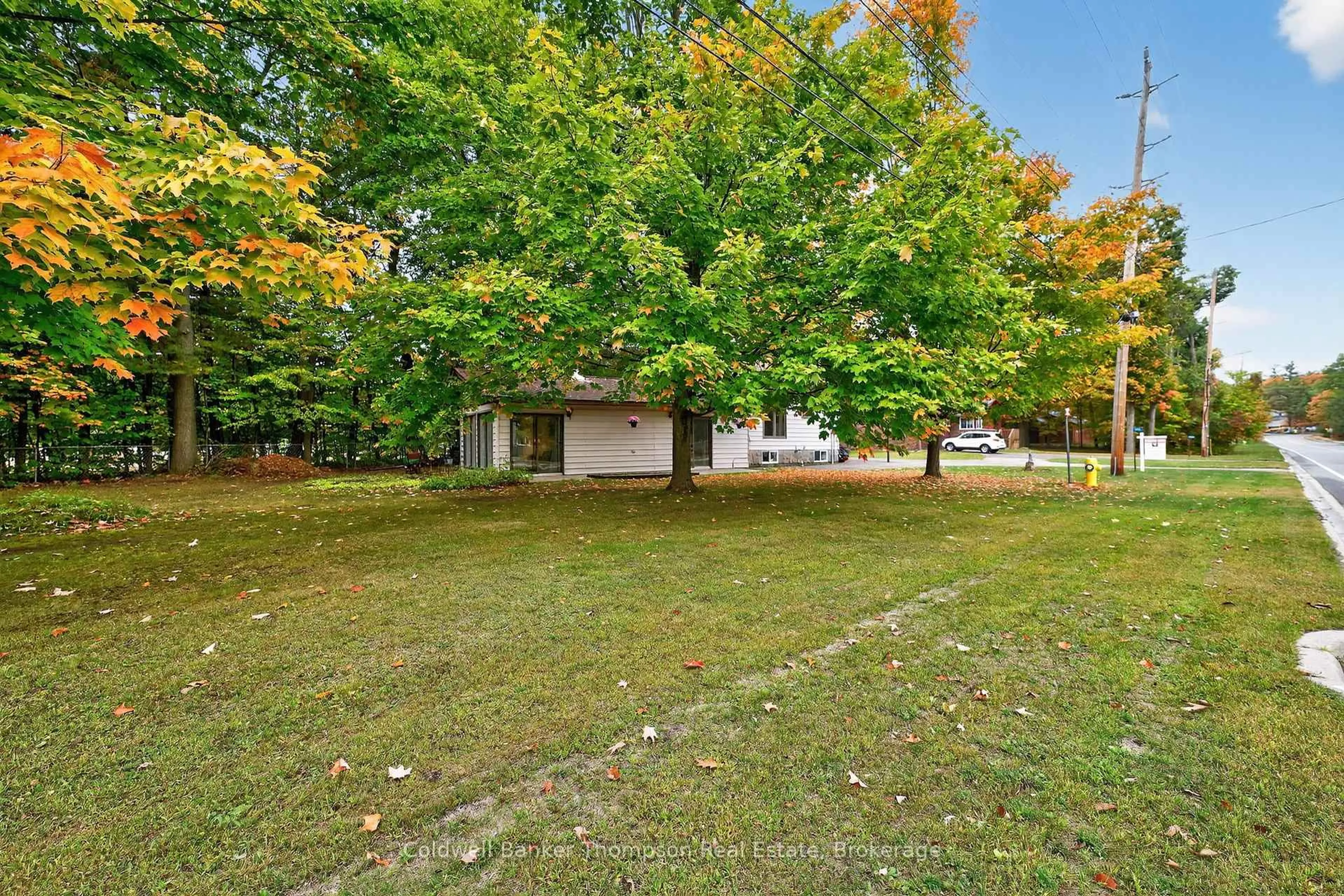 A pic from outside/outdoor area/front of a property/back of a property/a pic from drone, forest/trees view for 315 Muskoka Beach Rd, Gravenhurst Ontario P1P 1M7