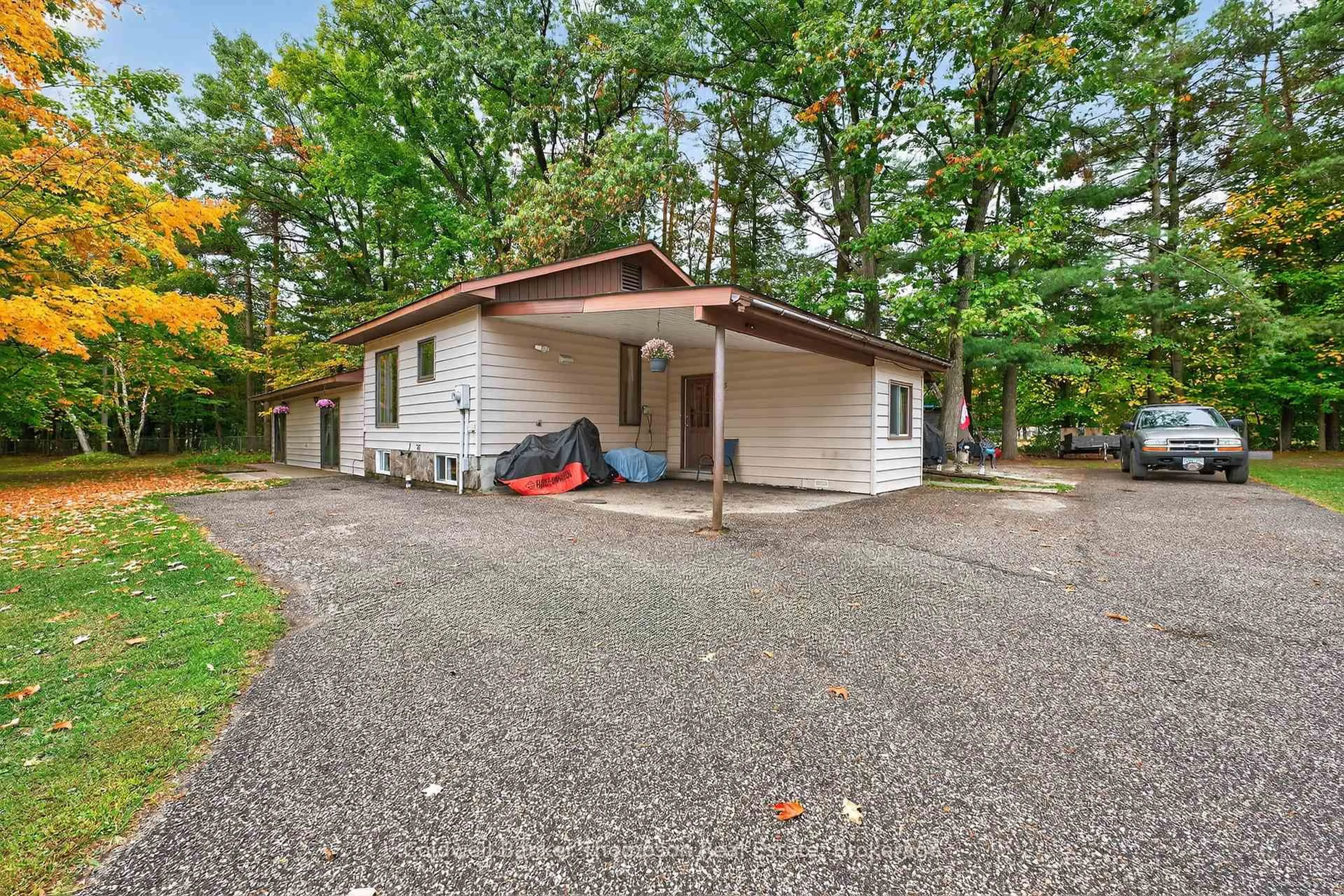 Unknown for 315 Muskoka Beach Rd, Gravenhurst Ontario P1P 1M7