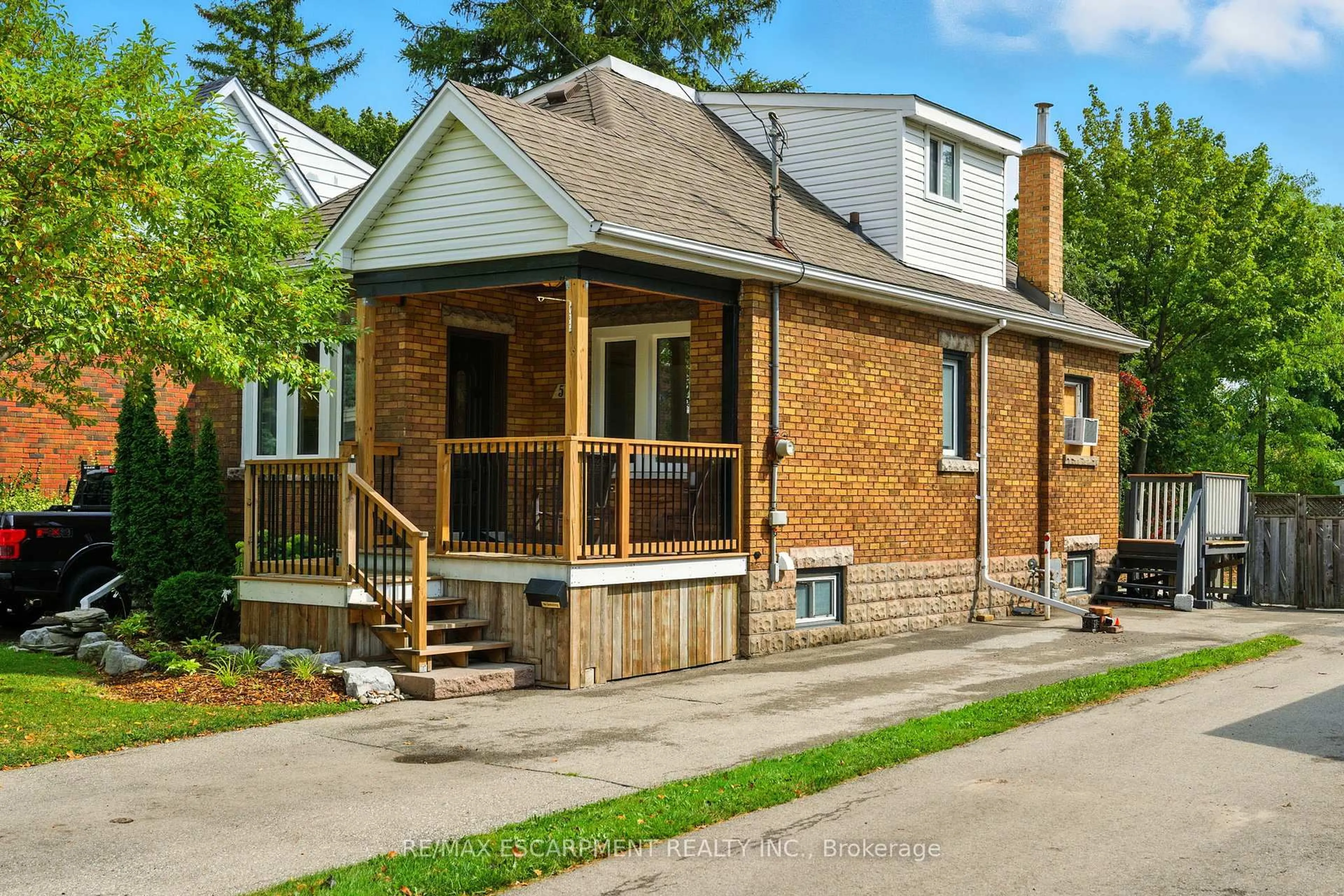 Home with brick exterior material, street for 57 Highcliffe Ave, Hamilton Ontario L9A 3L3