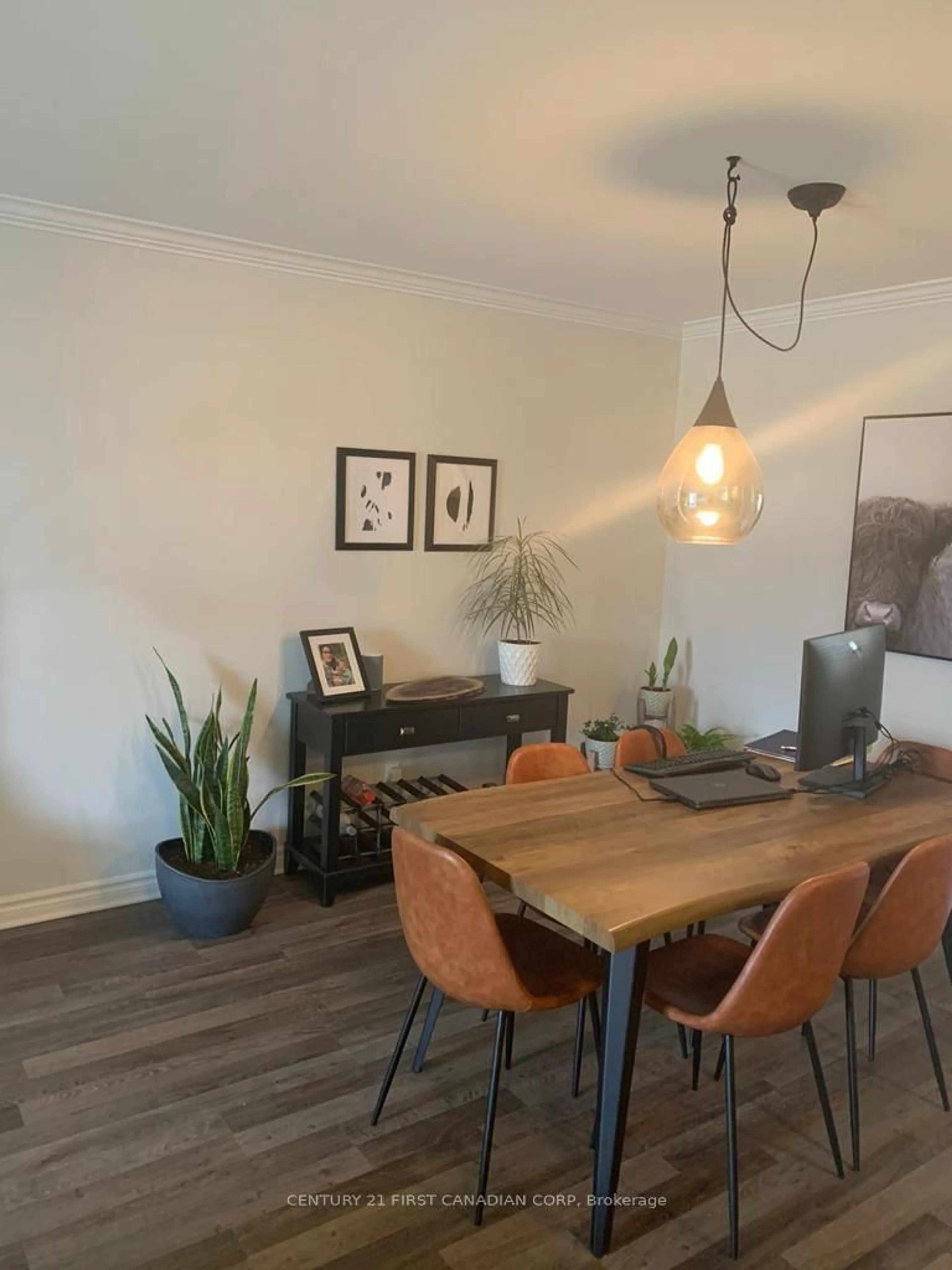 Dining room, wood/laminate floor for 140 CONWAY Dr #46, London South Ontario N6E 3N2