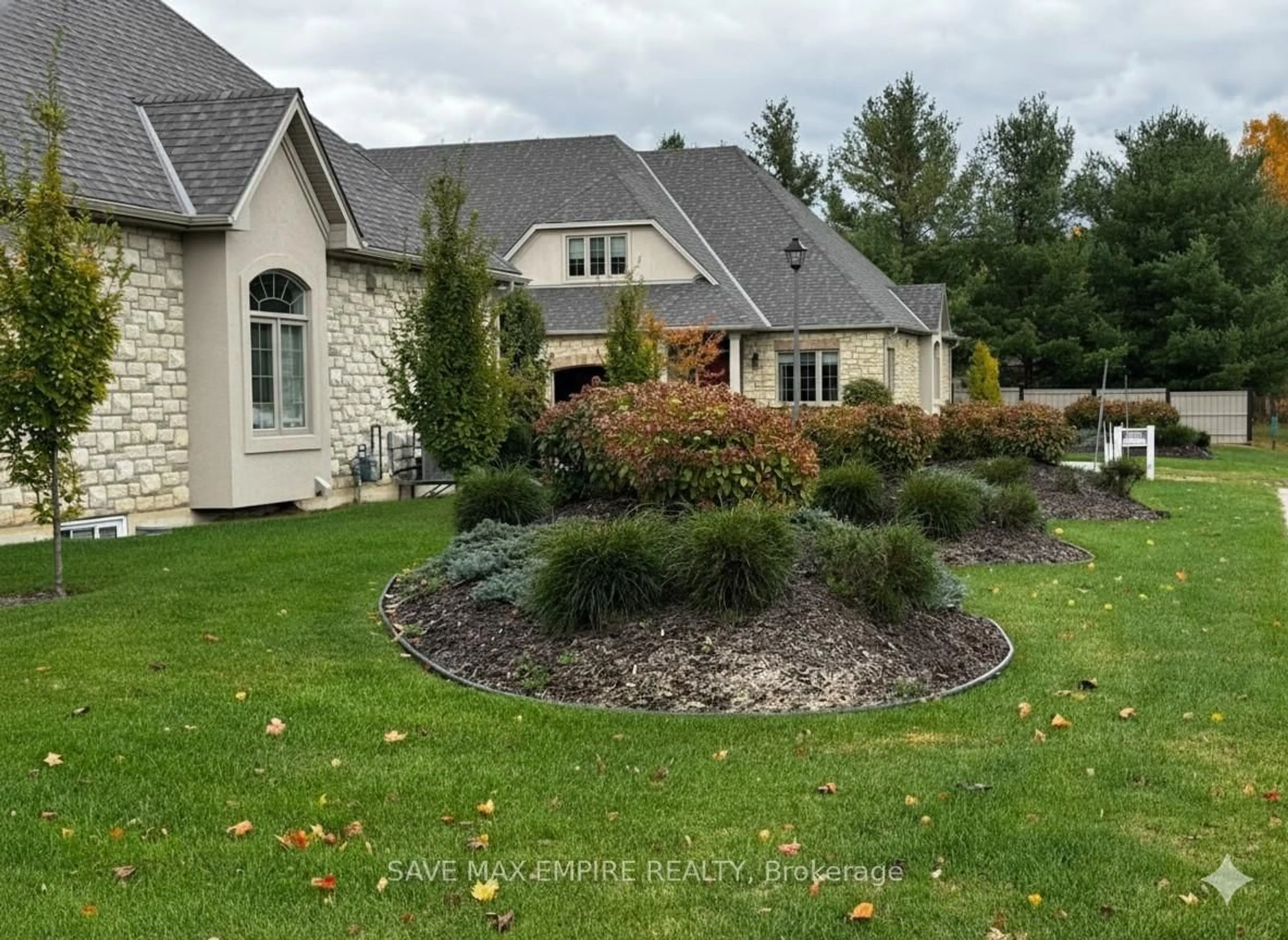 A pic from outside/outdoor area/front of a property/back of a property/a pic from drone, mountain view for 5 Wood Haven Dr #404, Tillsonburg Ontario N4G 0A8