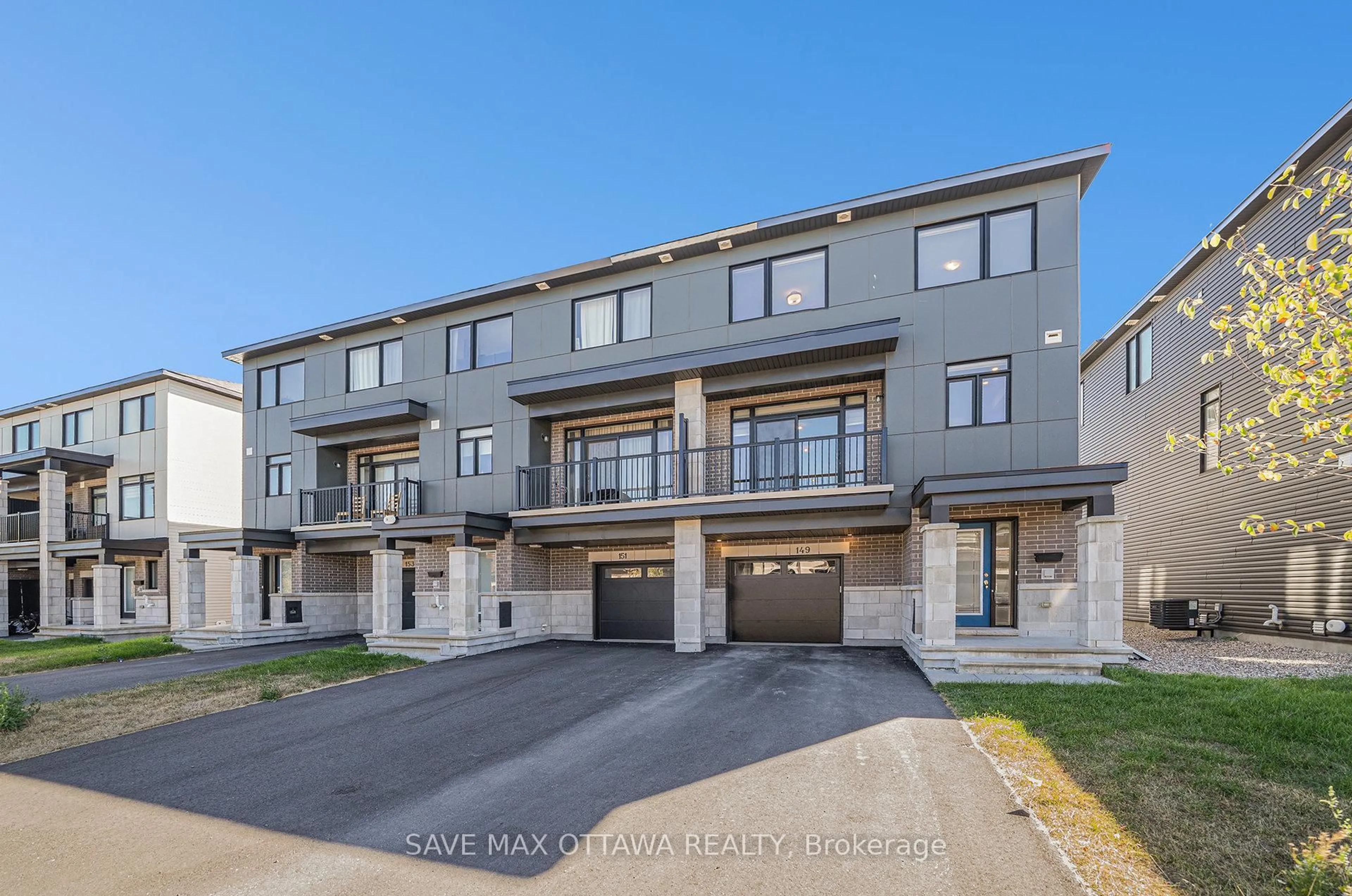 A pic from outside/outdoor area/front of a property/back of a property/a pic from drone, street for 149 Lemon Leaf Lane, Ottawa Ontario K1T 3X1