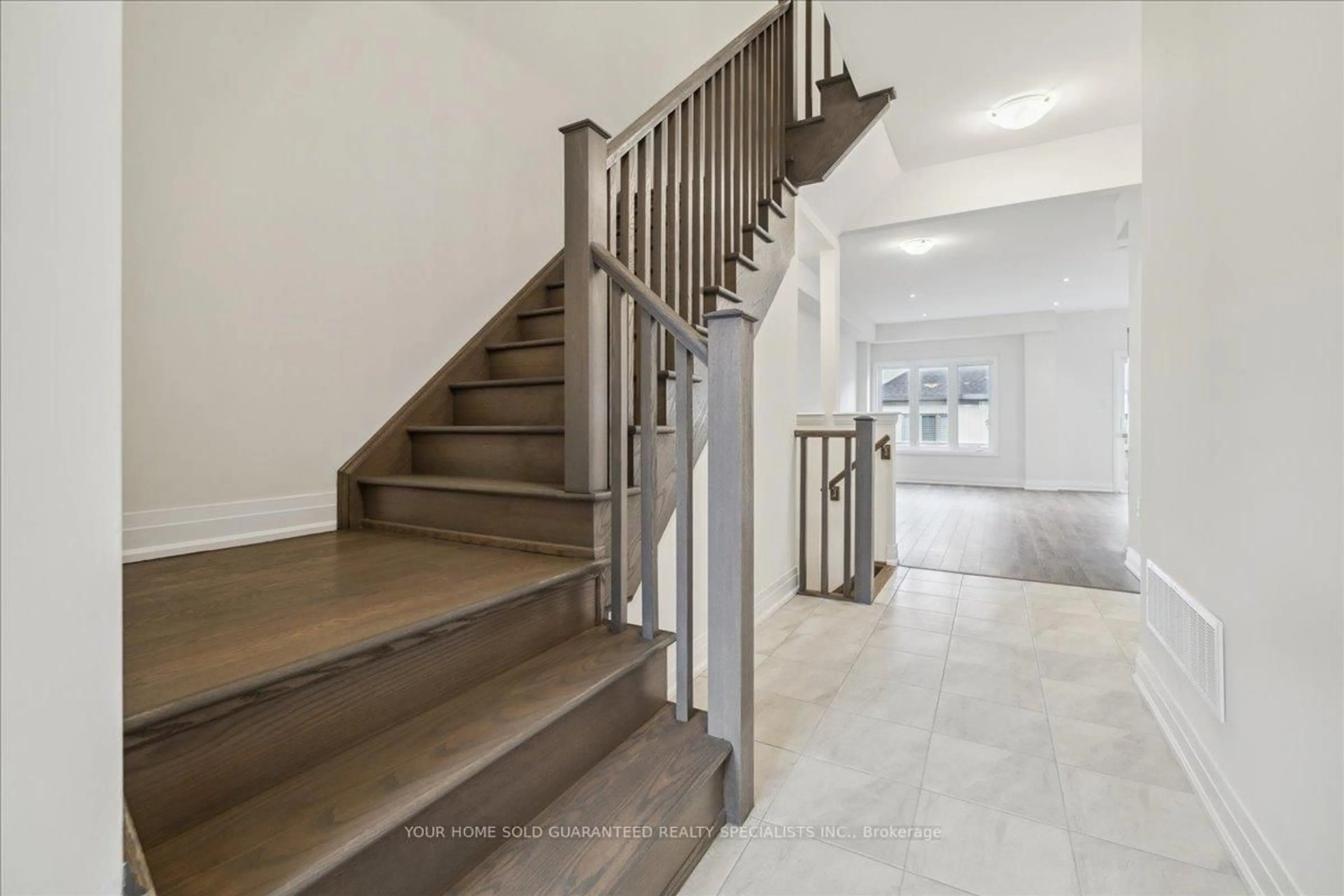 Stairs for 64 Cosmopolitan Common, St. Catharines Ontario L2M 0B8