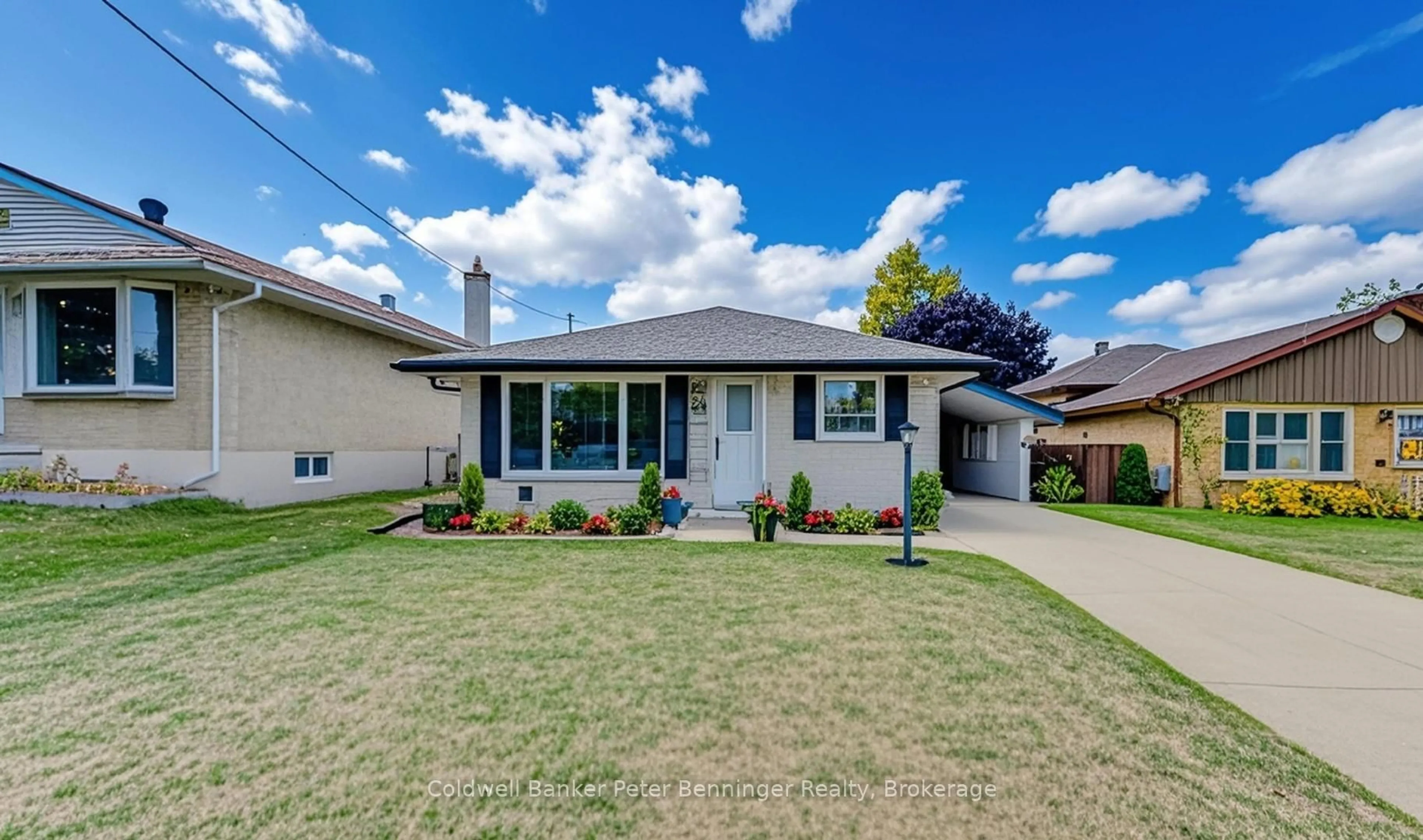 Home with vinyl exterior material, street for 41 Weichel St, Kitchener Ontario N2M 2A7
