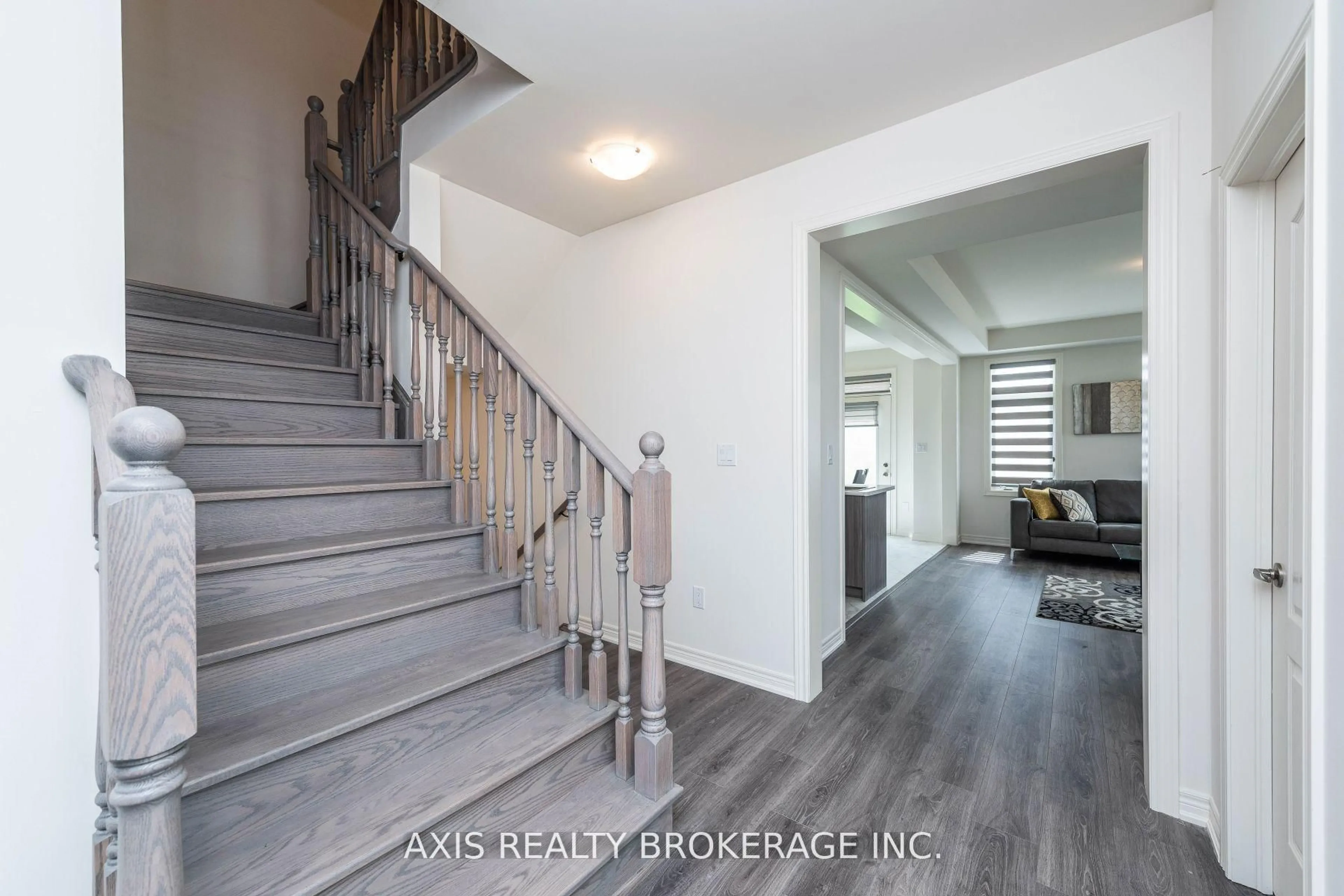 Unknown for 43 Silver Meadow Gdns, Hamilton Ontario L8B 1Z4