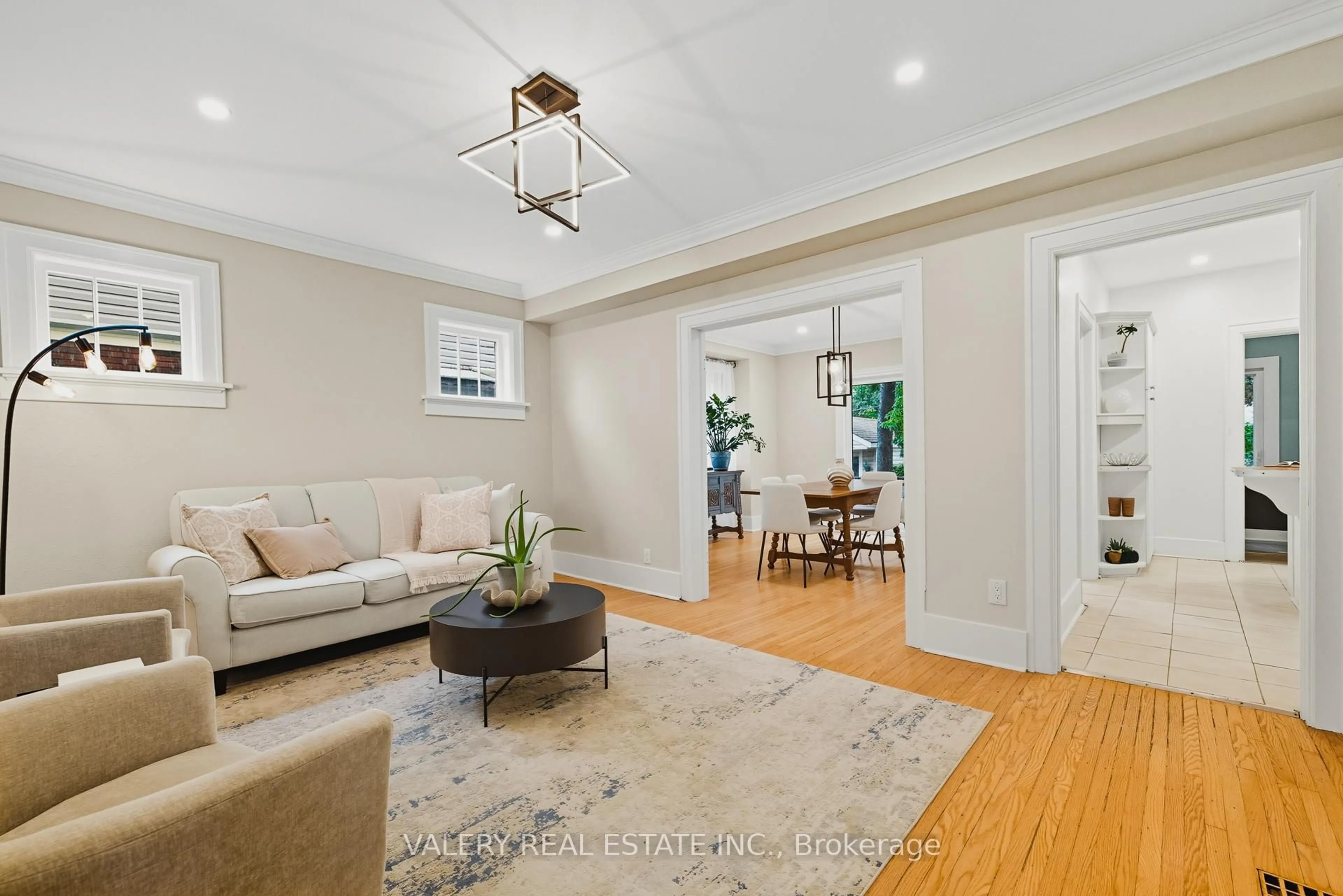 Living room with furniture, unknown for 81 Pandora Ave, Kitchener Ontario N2H 3C4