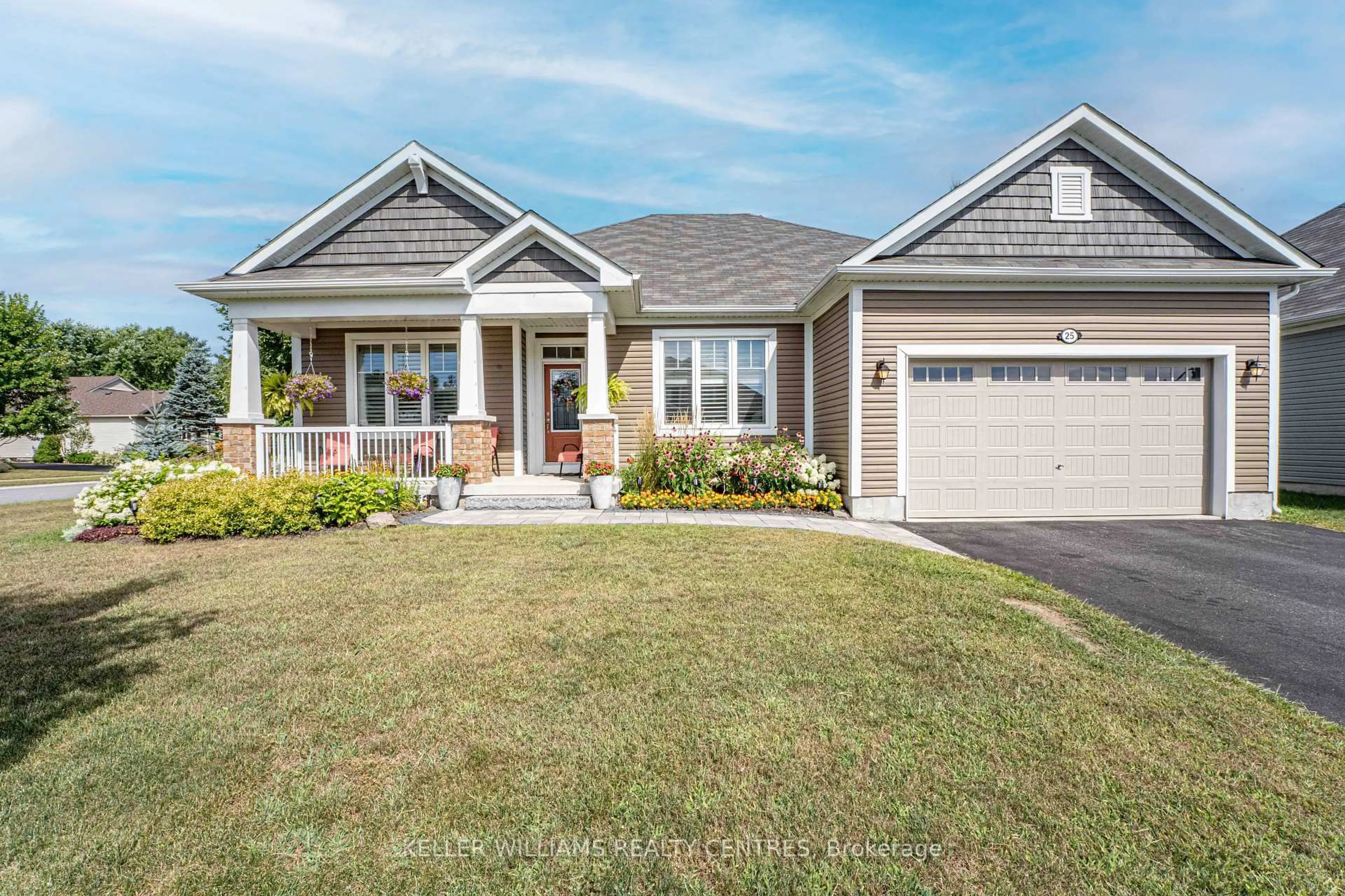 Home with vinyl exterior material, street for 25 Windsong Cres, Bracebridge Ontario P1L 0A3