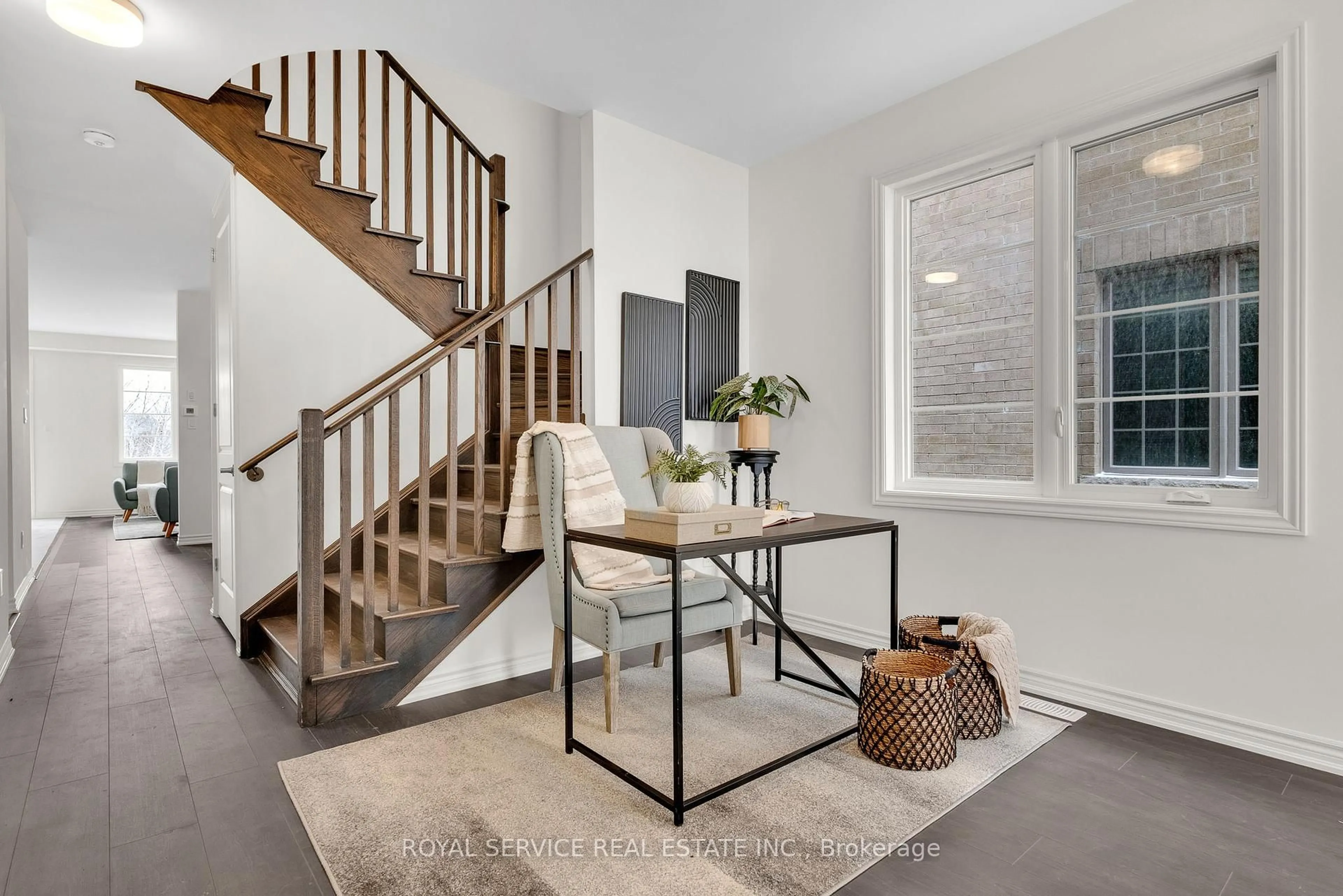Indoor entryway for 472 Trevor St, Cobourg Ontario K9A 4J6
