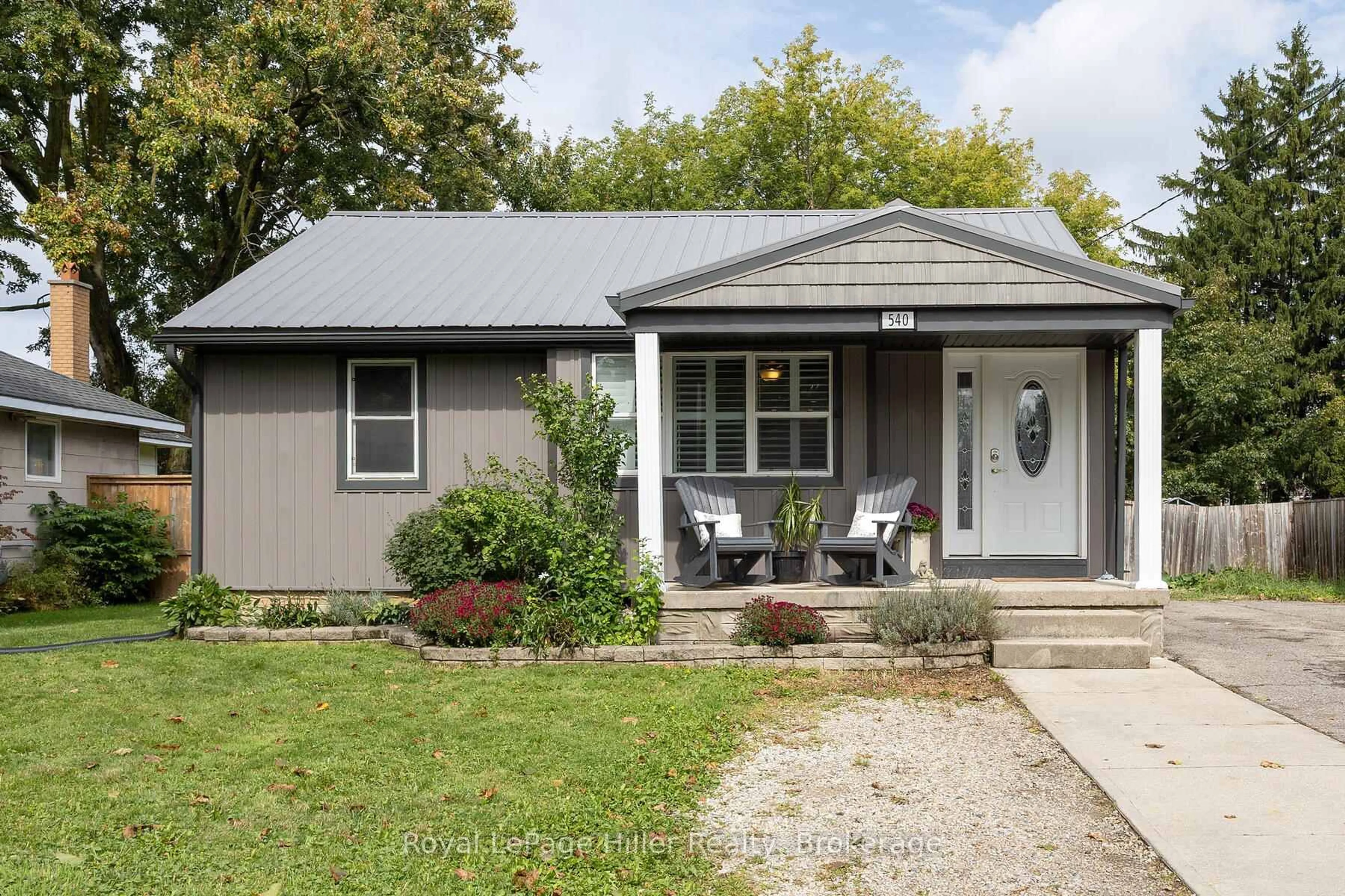Home with vinyl exterior material, street for 540 Albert St, Stratford Ontario N5A 3L5