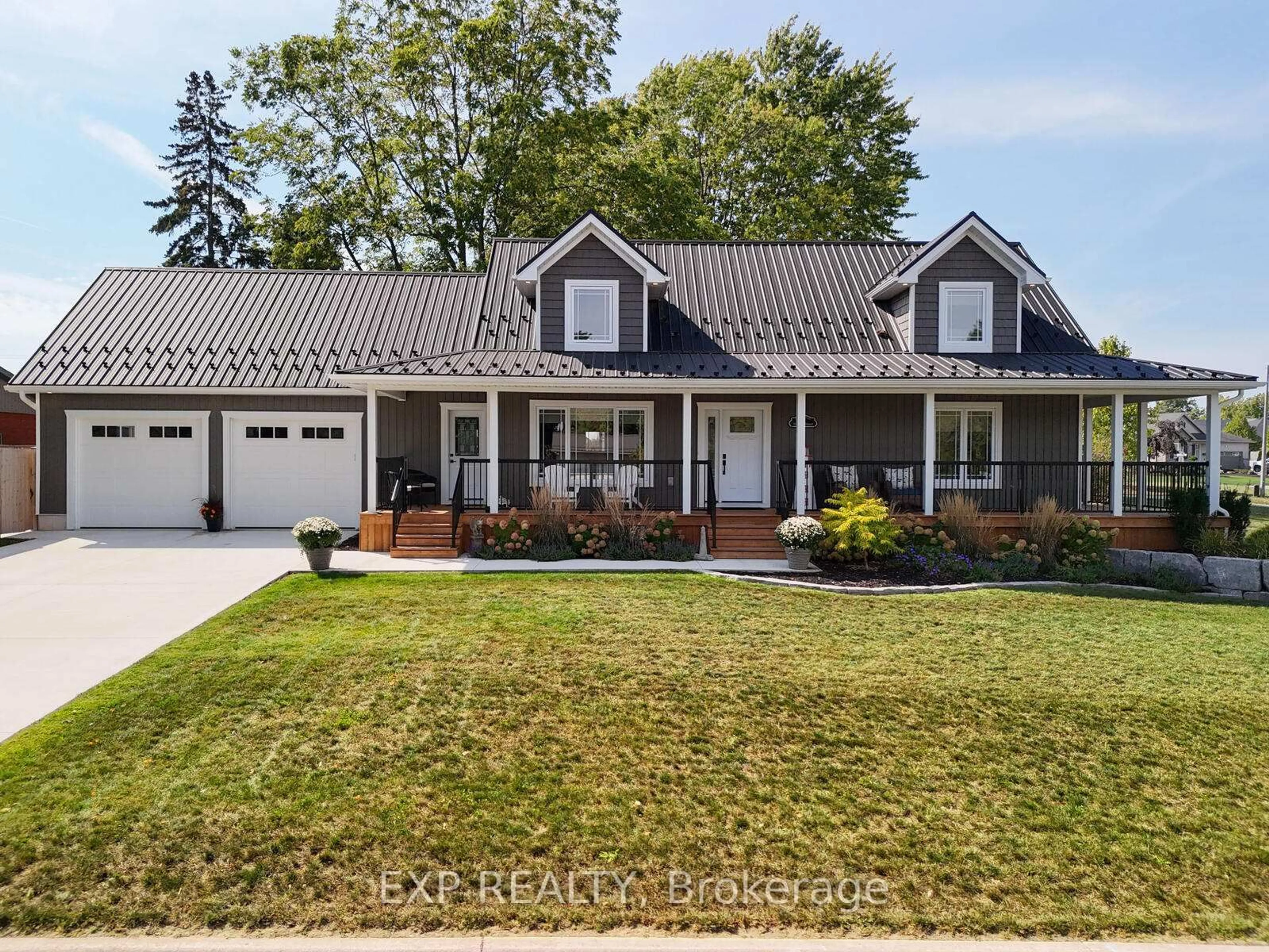 Home with vinyl exterior material, street for 14 WILLIAM St, Tillsonburg Ontario N4G 1L8