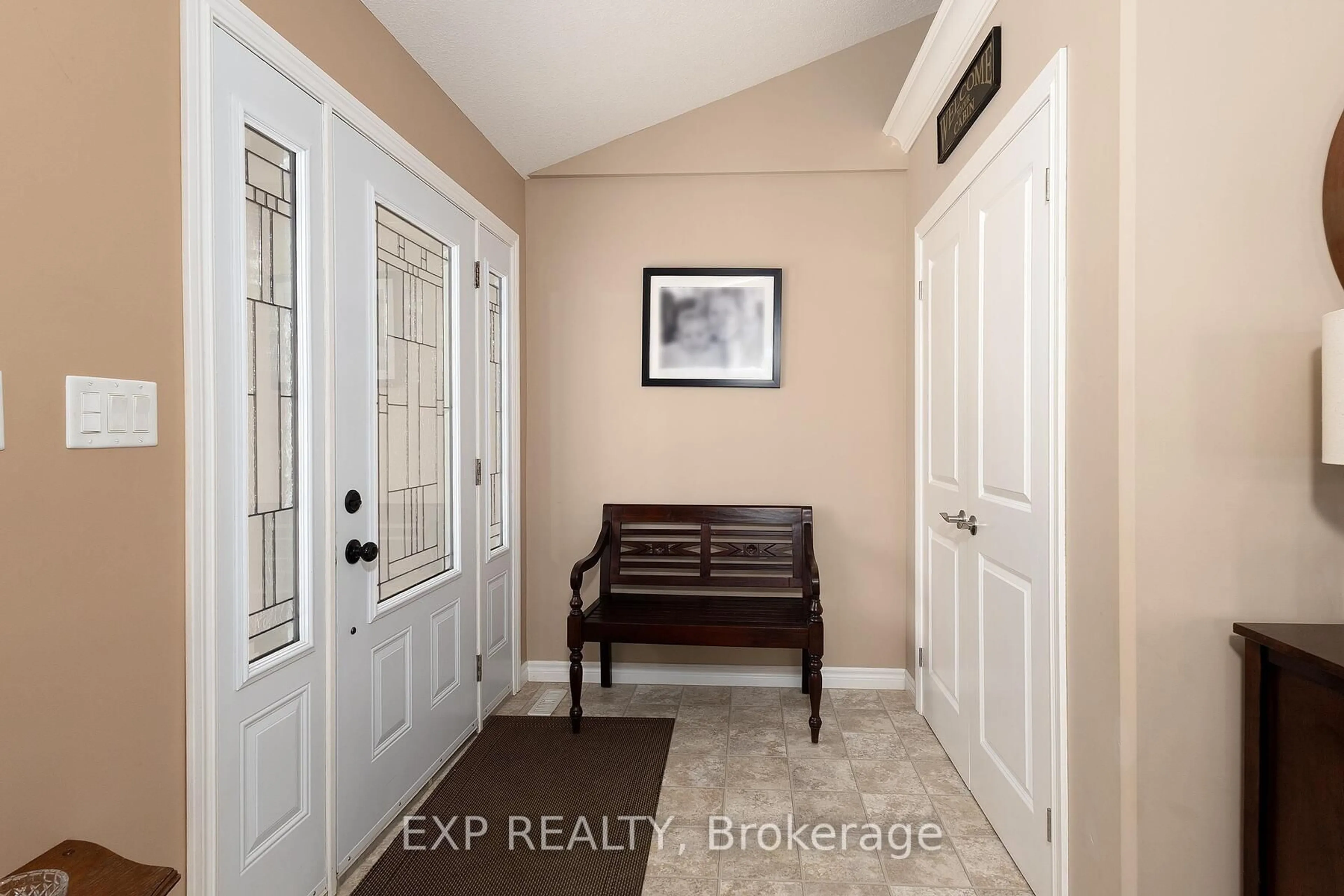 Indoor entryway for 38 Fulton St, Bayham Ontario N0J 1Z0