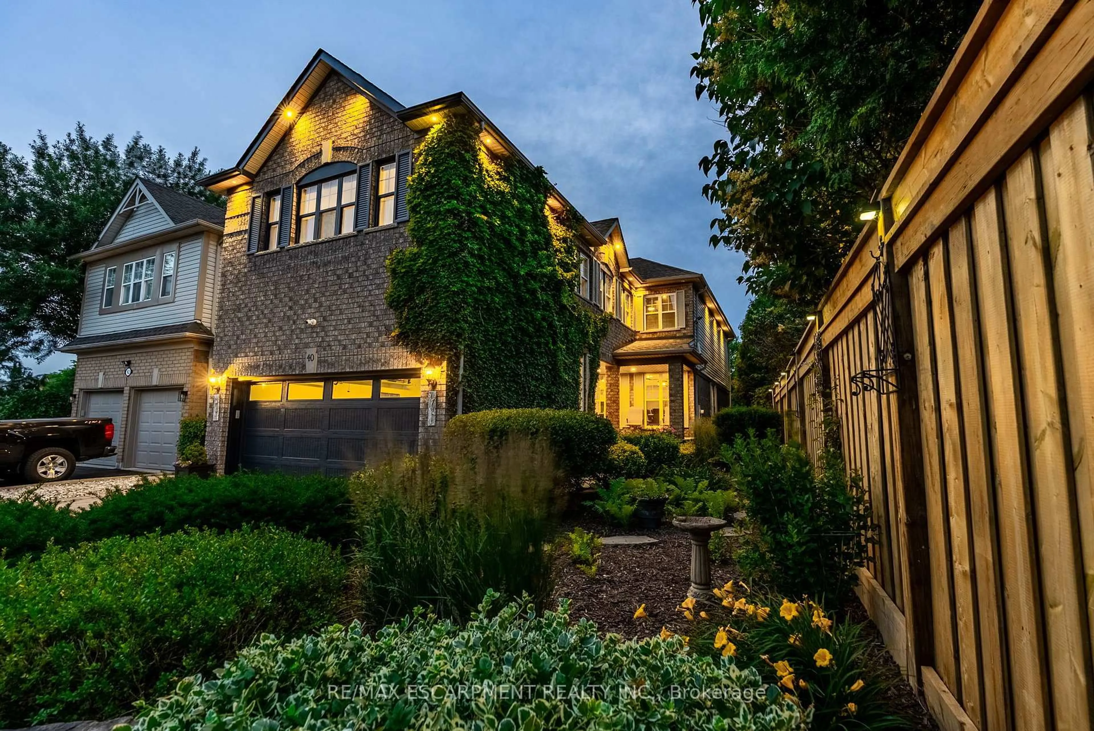 Unknown for 40 Premier Rd, Hamilton Ontario L8B 0K7