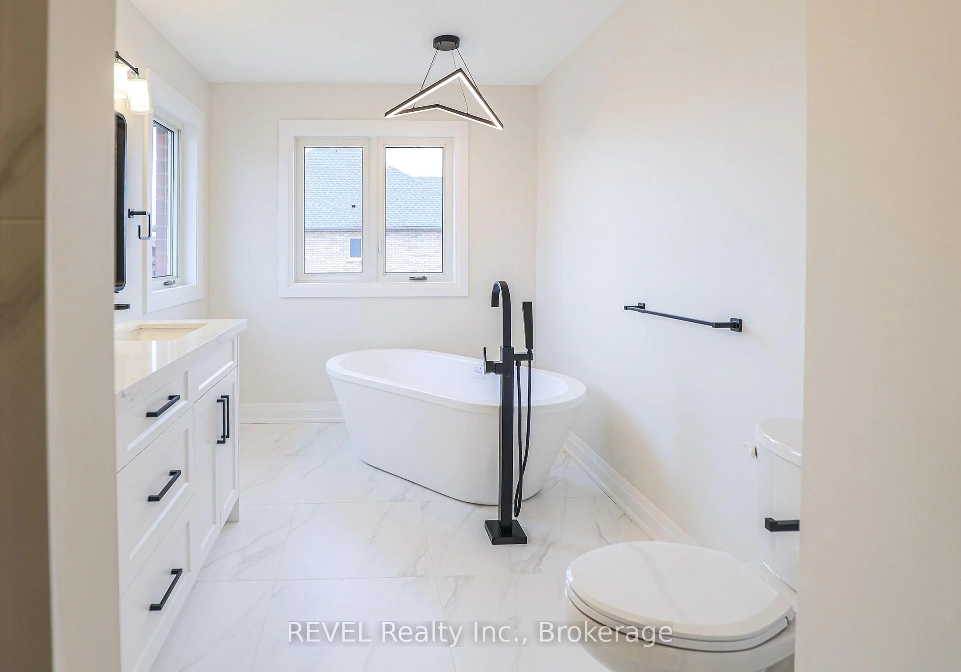 Contemporary bathroom, ceramic/tile floor for 111 Acacia Rd, Pelham Ontario L0S 1E6