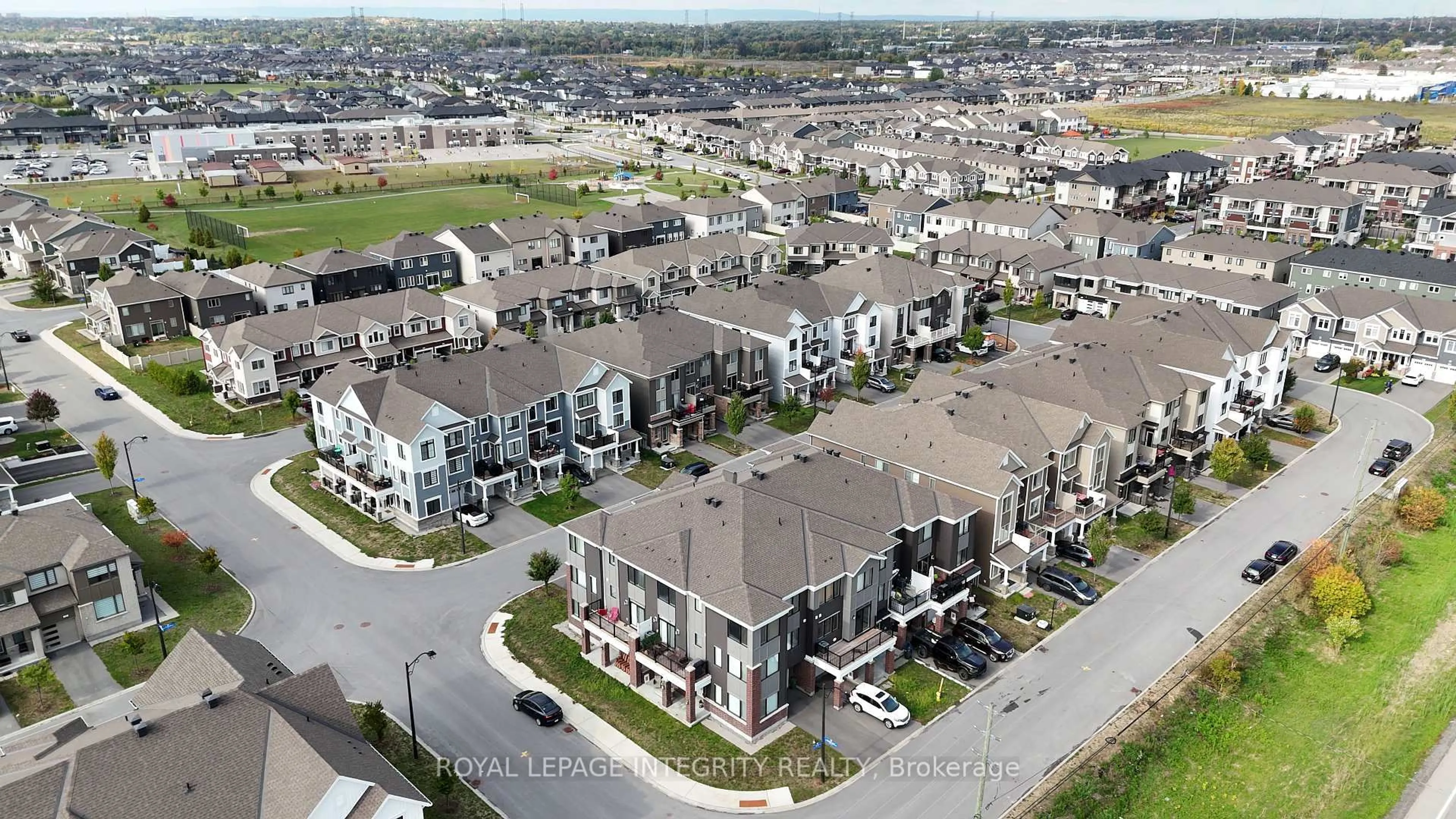 A pic from outside/outdoor area/front of a property/back of a property/a pic from drone, street for 184 Pictou Cres, Ottawa Ontario K2V 0R2