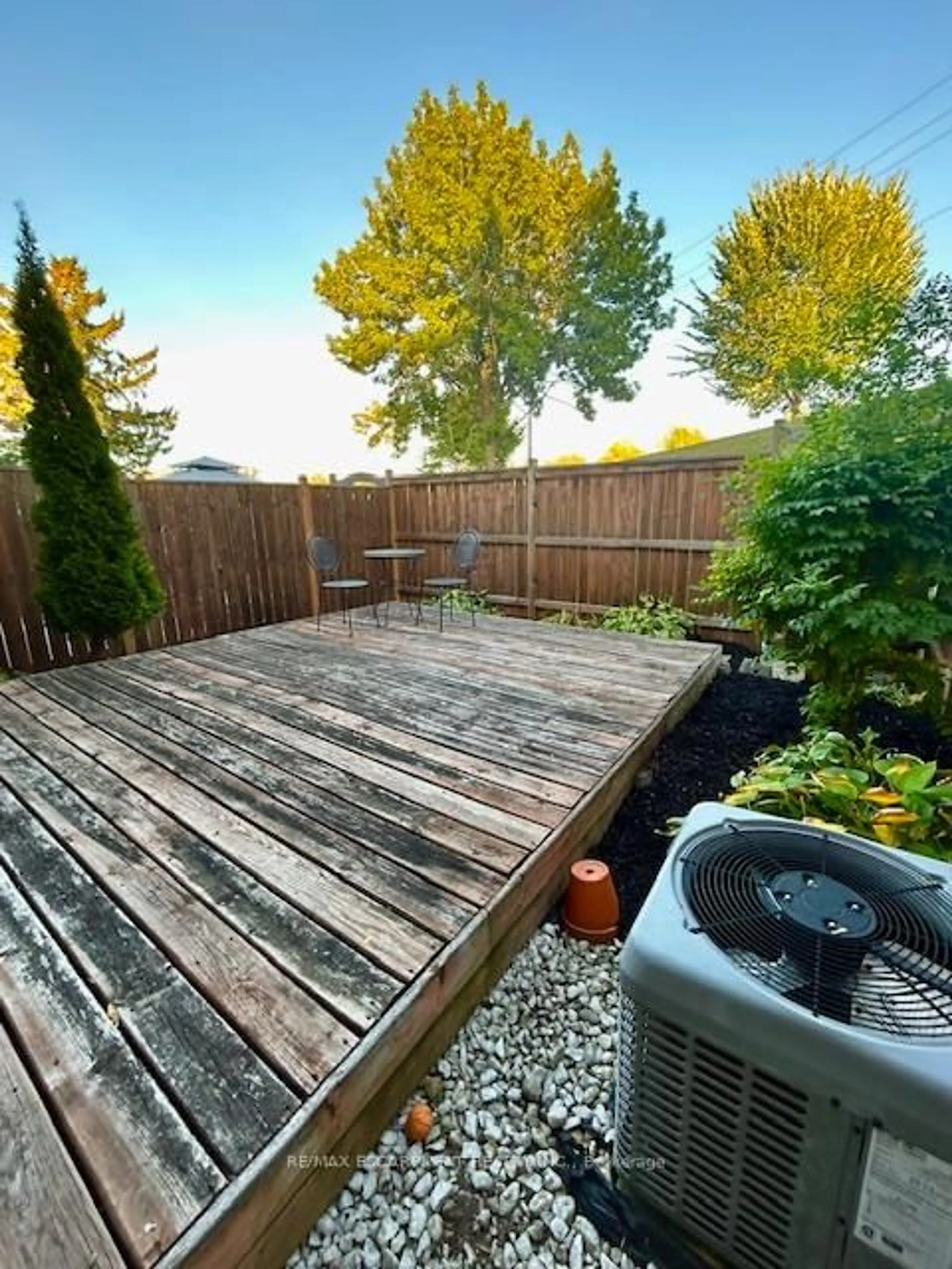 Patio, unknown for 223 Pioneer Dr #L80, Kitchener Ontario N2P 1L9