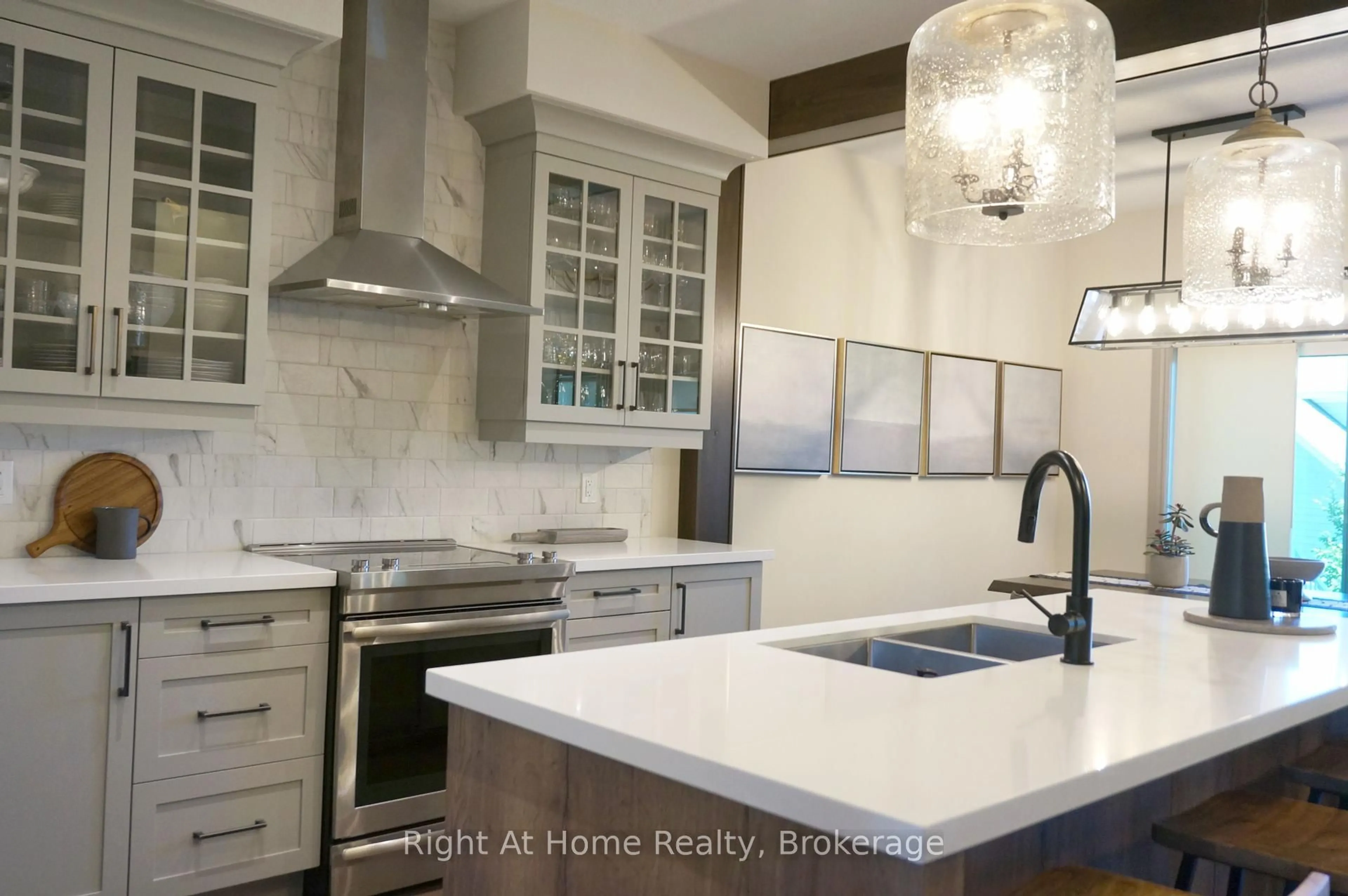Contemporary kitchen, ceramic/tile floor for 107 Beacon Dr, Blue Mountains Ontario N0H 2P0