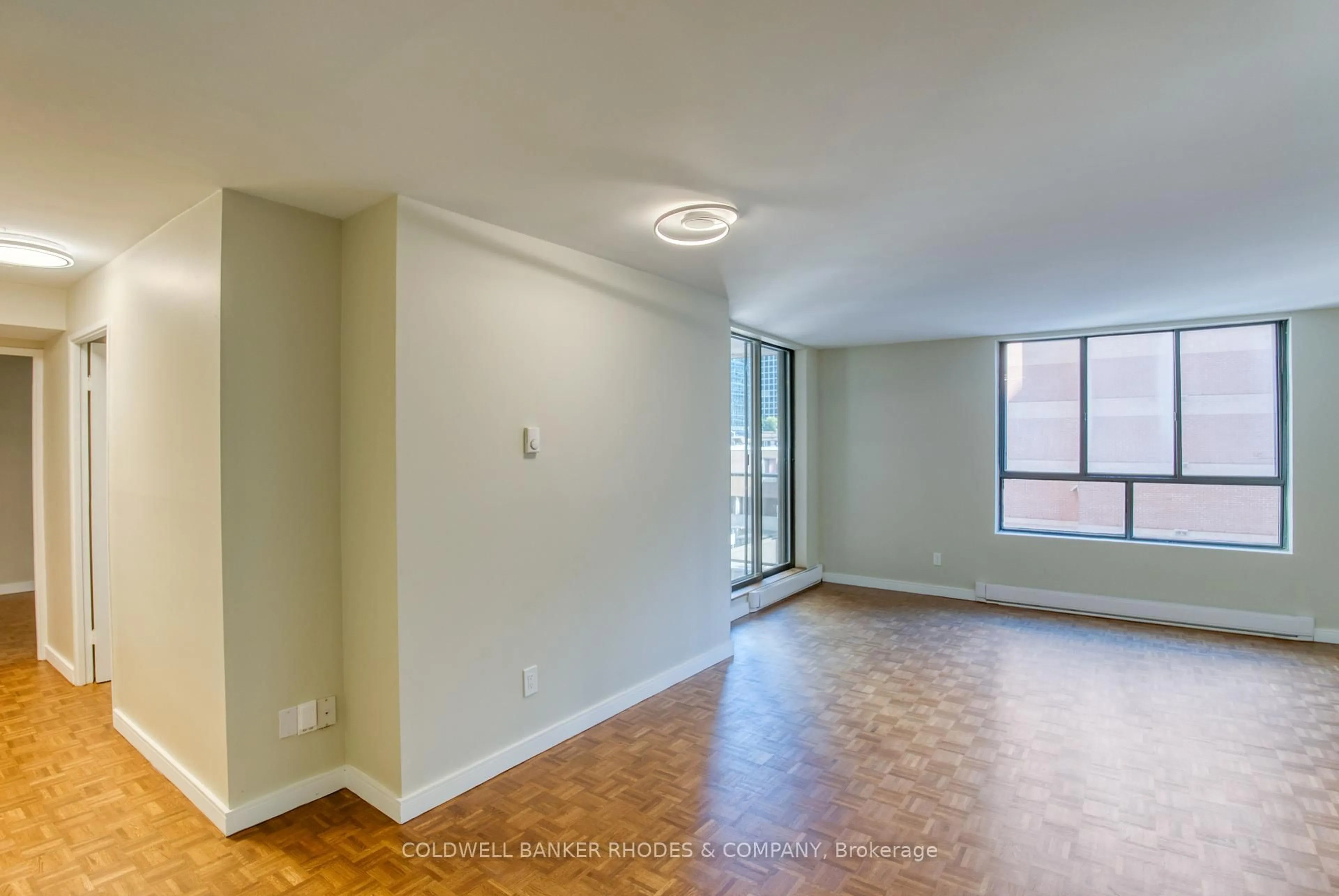 A pic of a room for 475 Laurier Ave #301, Ottawa Ontario K1R 7X1