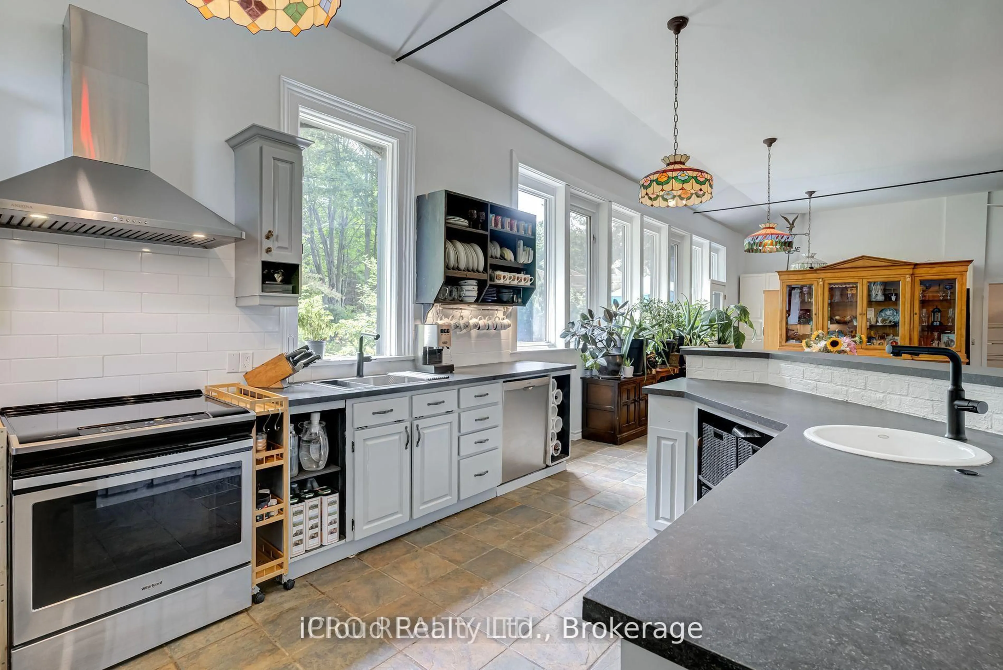 Open concept kitchen, unknown for 715432 1st Line #EHS, Mono Ontario L9A 1A9