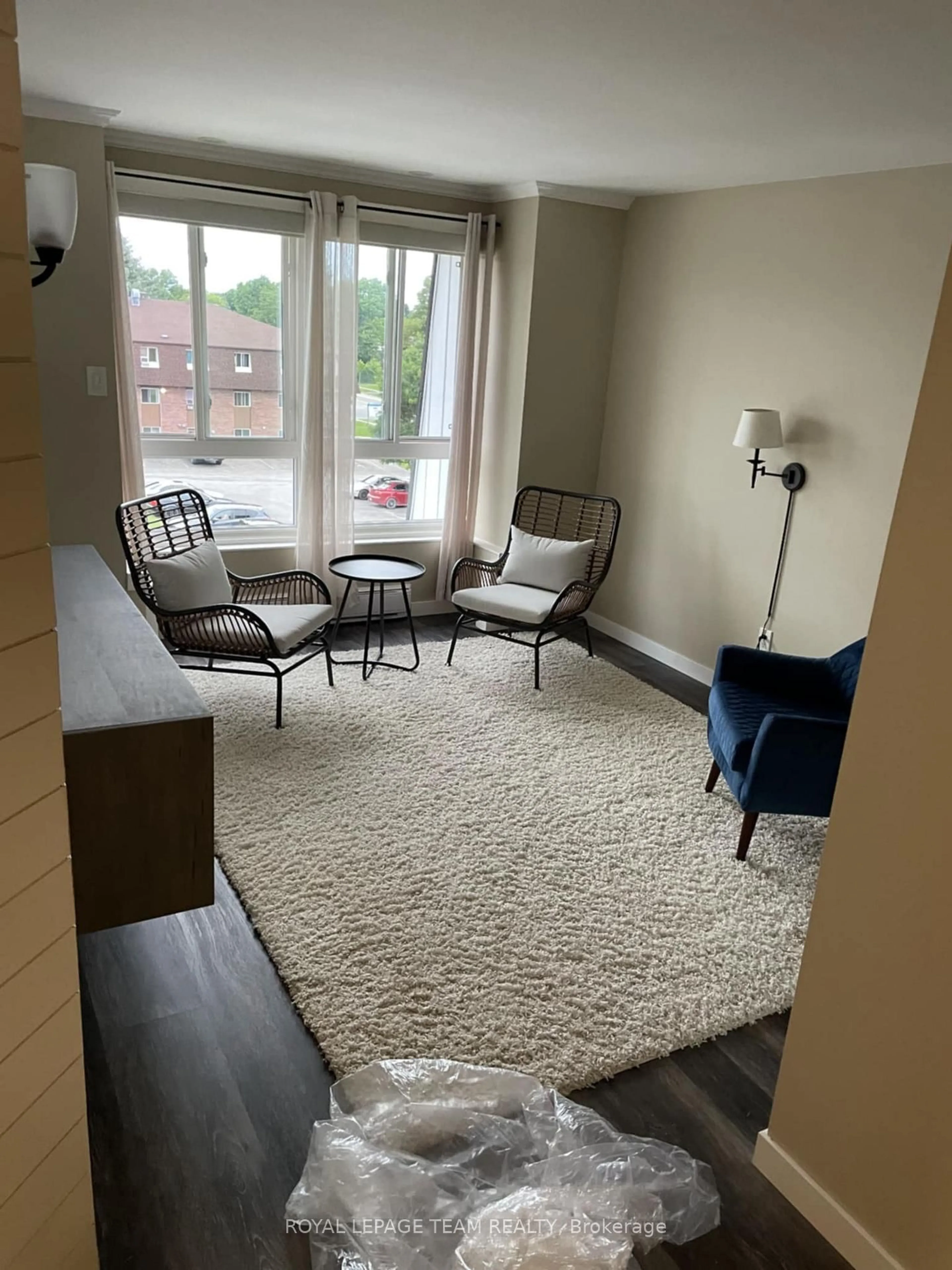 Living room with furniture, carpet floor for 810 Kyle Crt #304, Brockville Ontario K6V 6H6