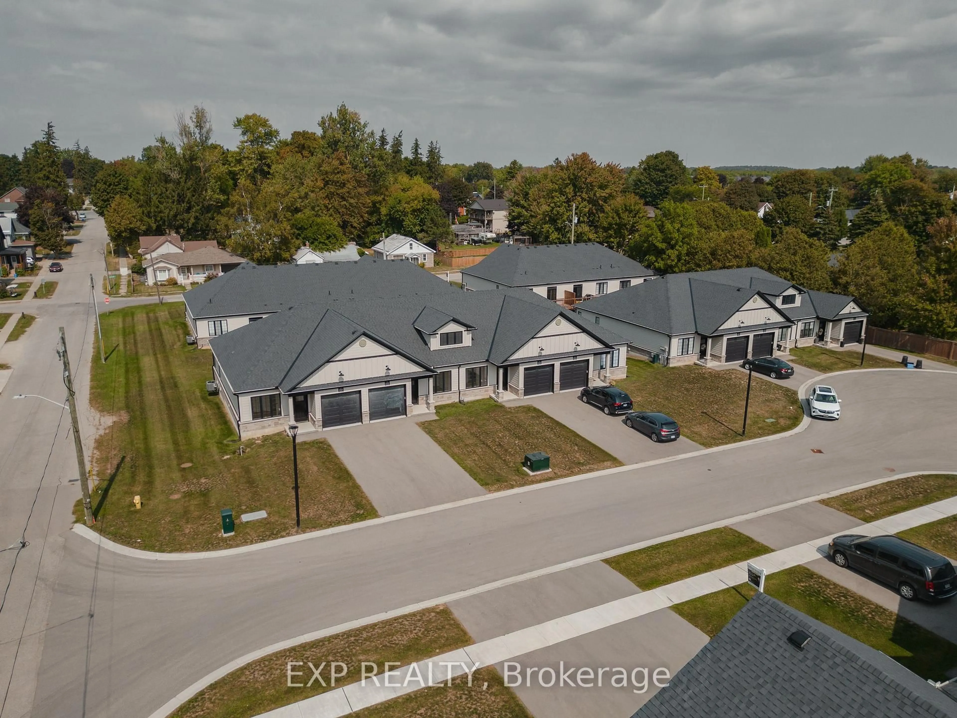 A pic from outside/outdoor area/front of a property/back of a property/a pic from drone, unknown for 12 Washington St #203, Norwich Ontario N0J 1P0