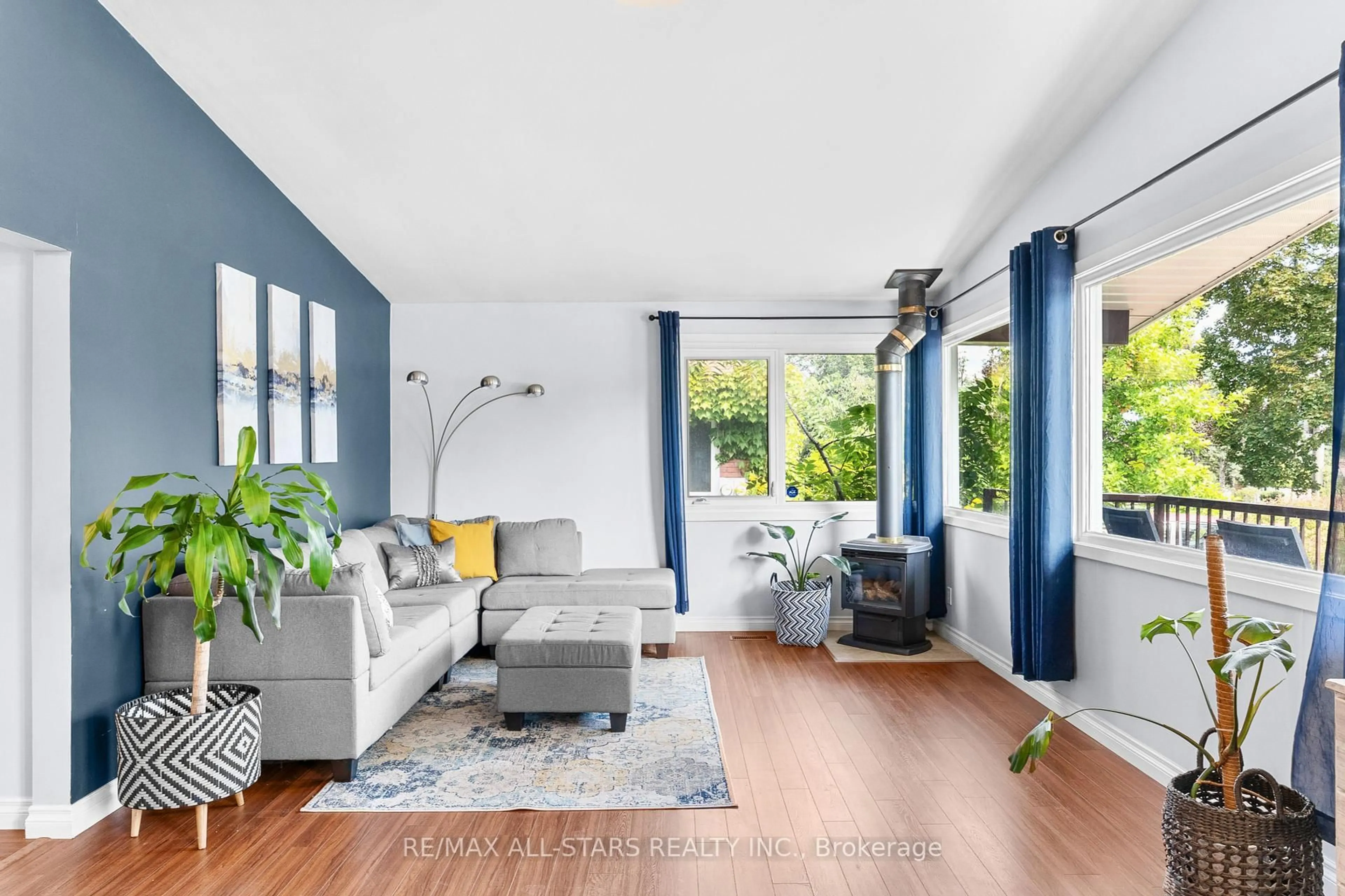 Living room with furniture, unknown for 126 Marina Blvd, Peterborough Ontario K9H 6M6