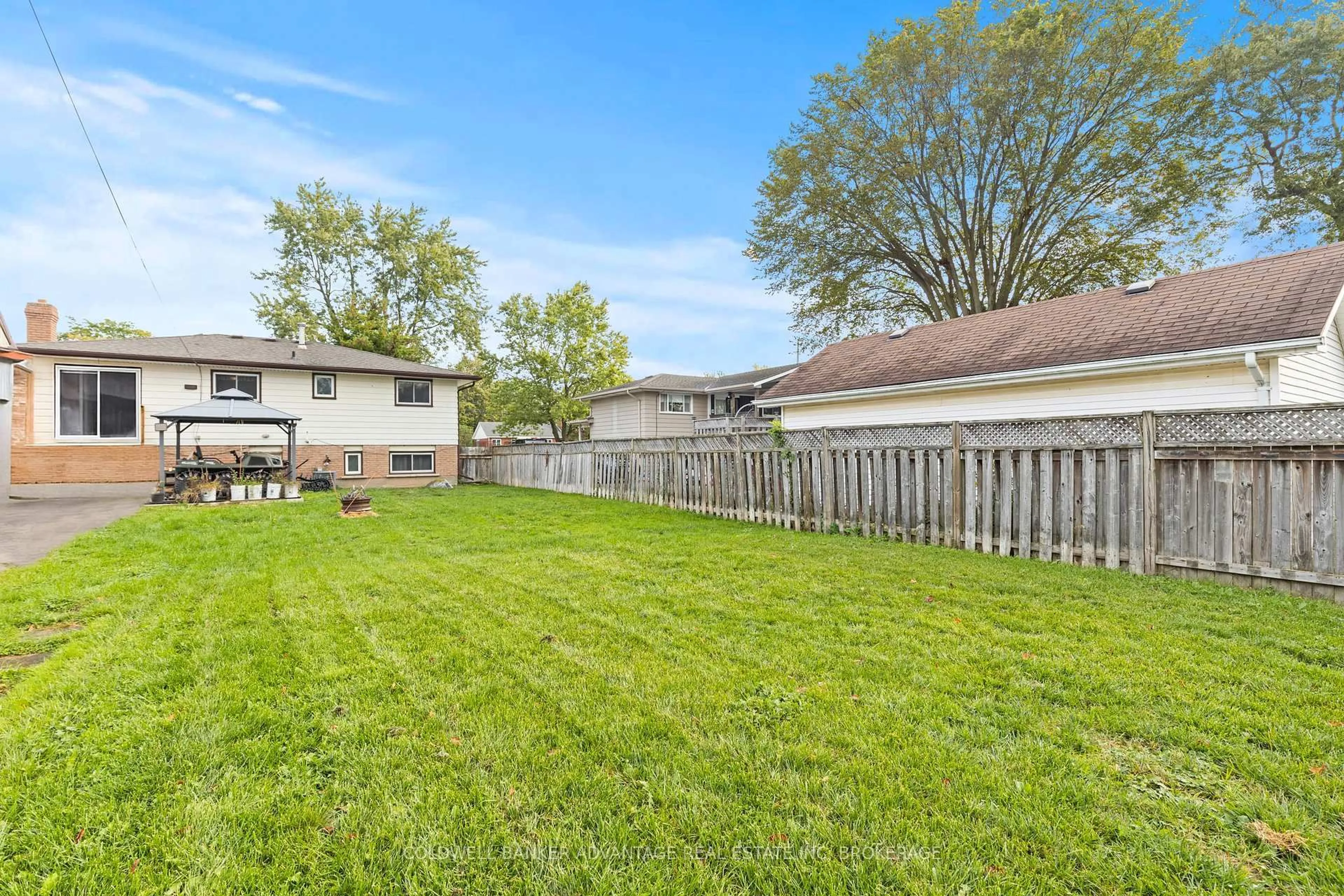 Patio, unknown for 1377 Garrison Rd #N/A, Fort Erie Ontario L2A 1P4