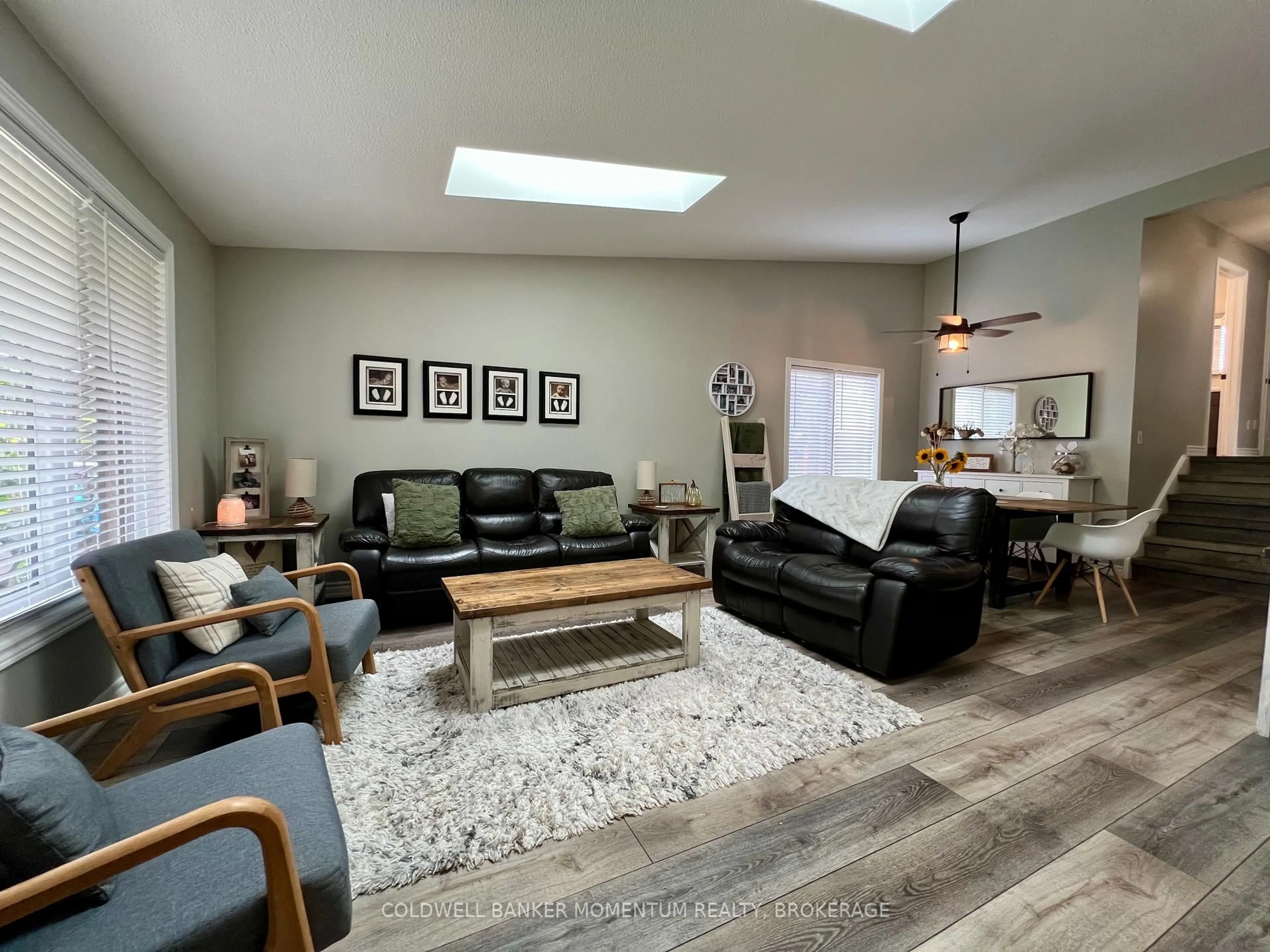 Living room with furniture, unknown for 3933 Vineyard Cres, Lincoln Ontario L0R 2C0