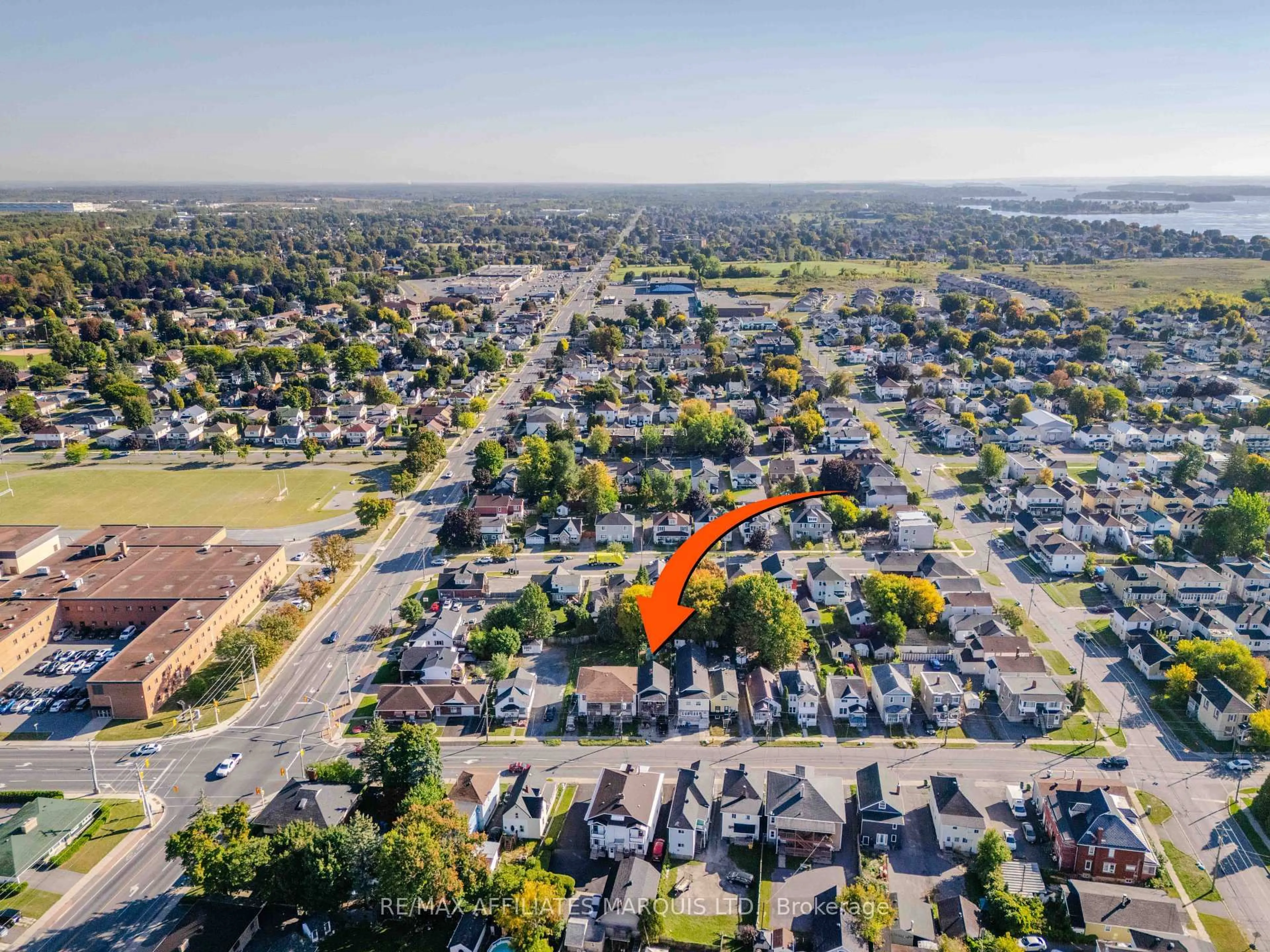 A pic from outside/outdoor area/front of a property/back of a property/a pic from drone, street for 420 Mcconnell Ave, Cornwall Ontario K6H 4L7