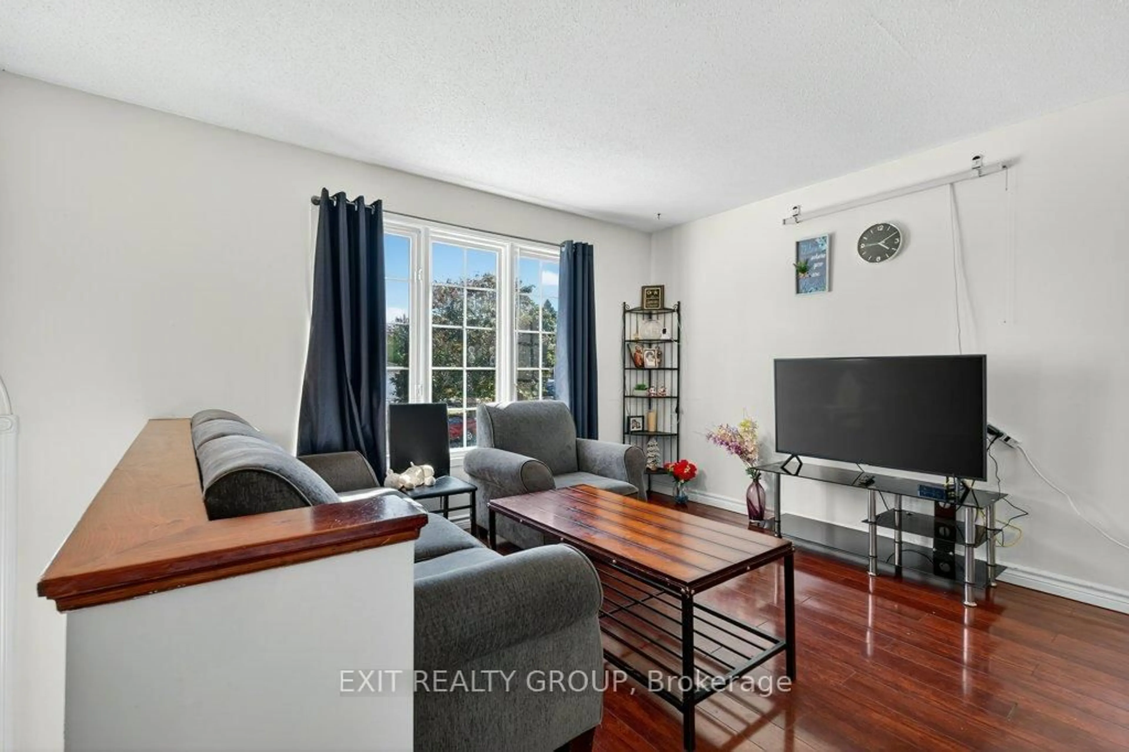 Living room with furniture, unknown for 216 McLellan Crt, Kingston Ontario K7M 7Y8