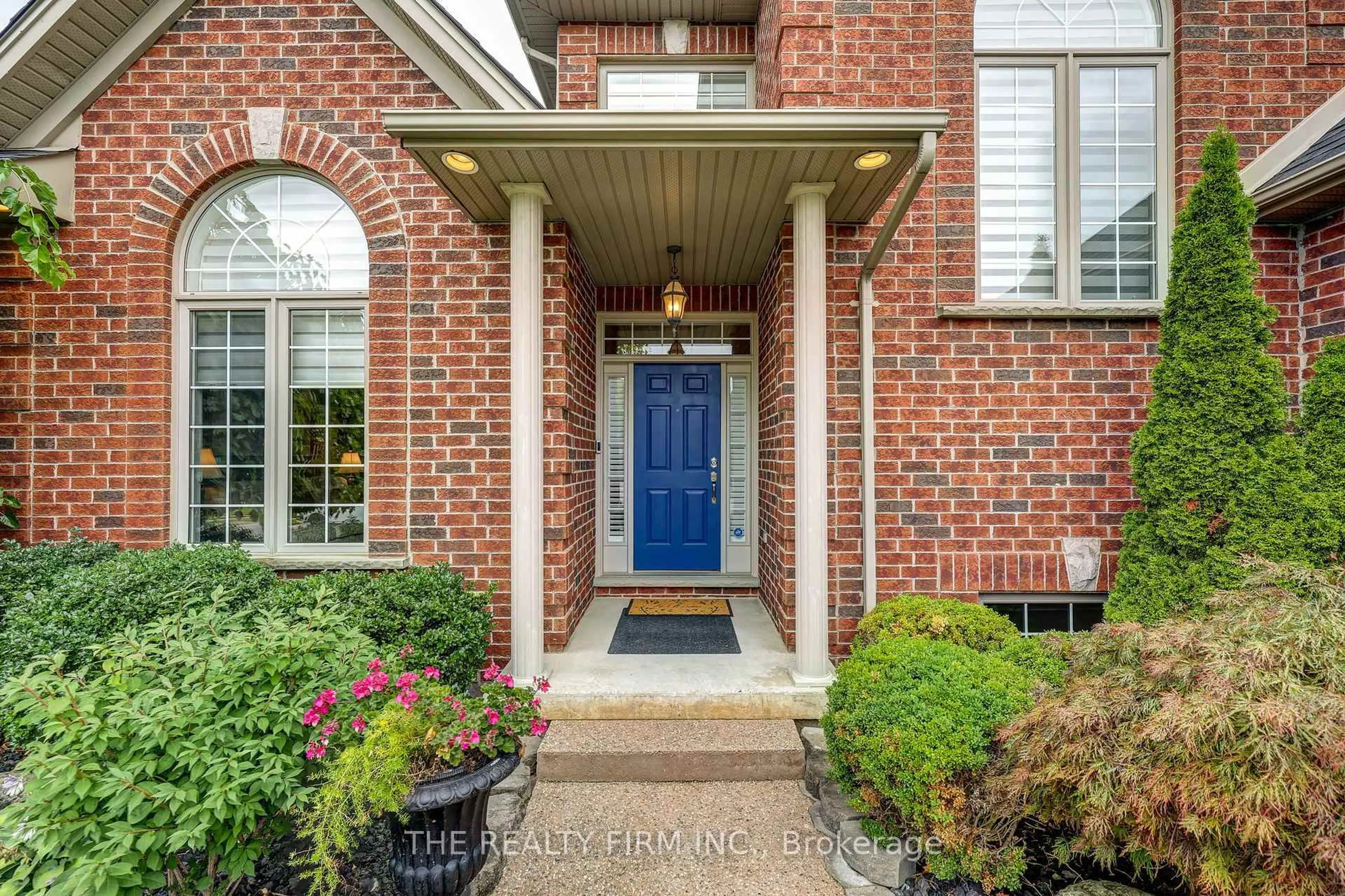 Indoor entryway for 486 Plane Tree Dr, London North Ontario N6G 5L6