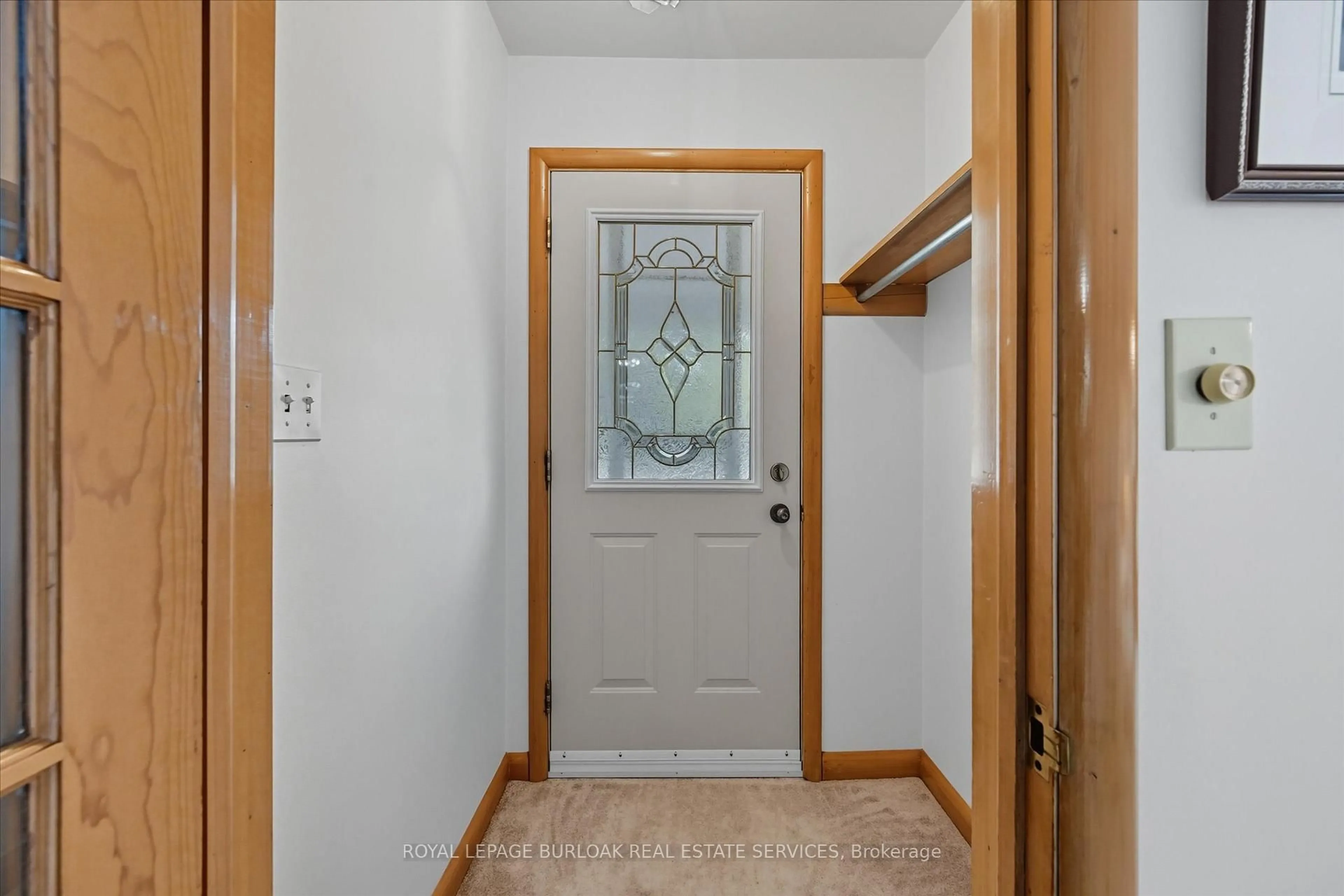 Indoor entryway for 13 James St, Hamilton Ontario L0R 2H0