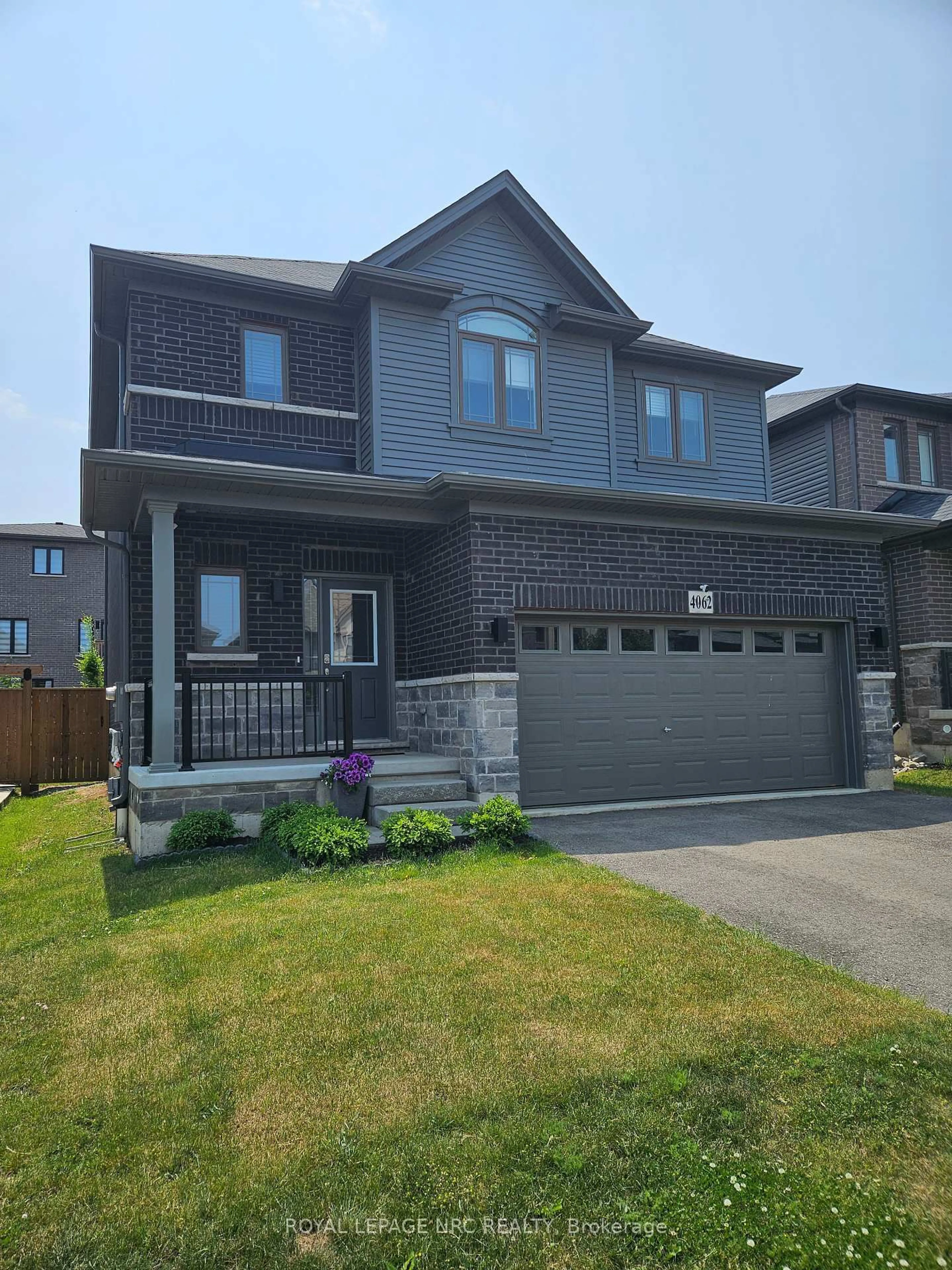 Home with brick exterior material, street for 4062 Thomas St, Lincoln Ontario L3J 0S5