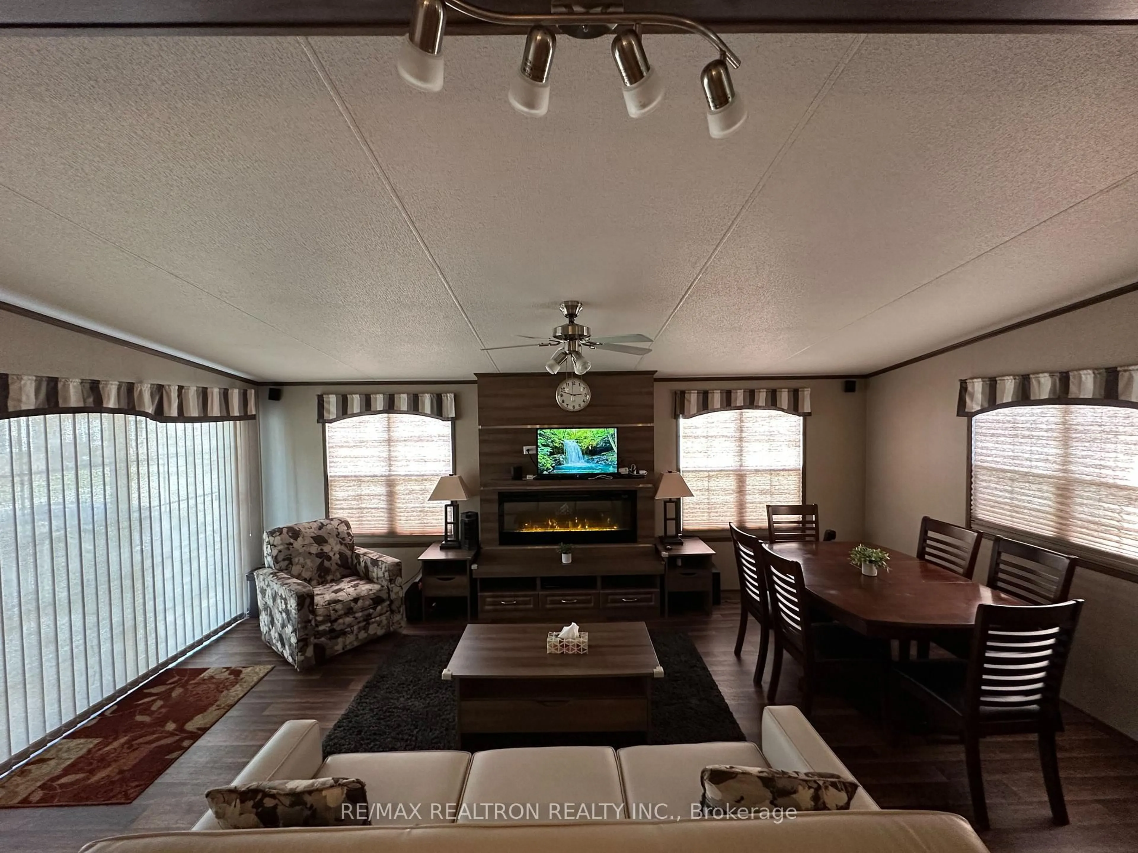 Living room with furniture, unknown for 1501 Line 8 Rd #251, Niagara-on-the-Lake Ontario L0S 1J0