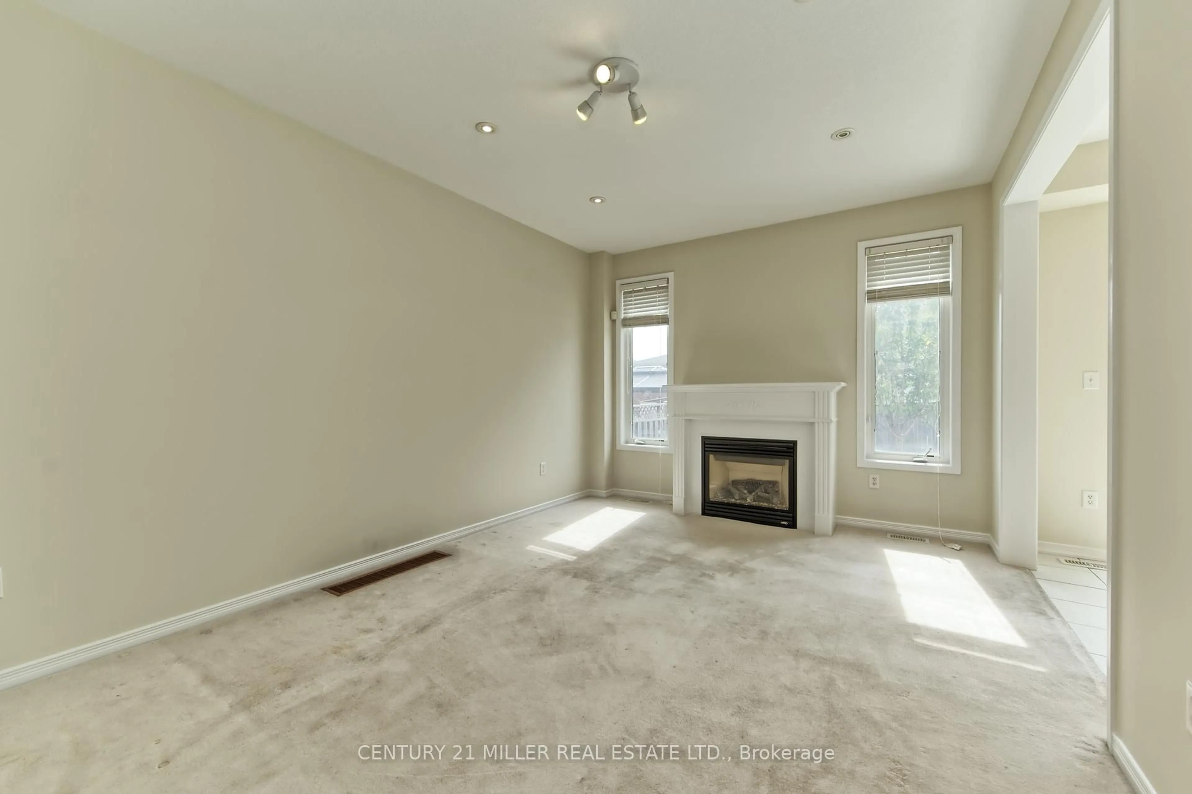 A pic of a room for 126 Merrilee Cres, Hamilton Ontario L9A 0B1