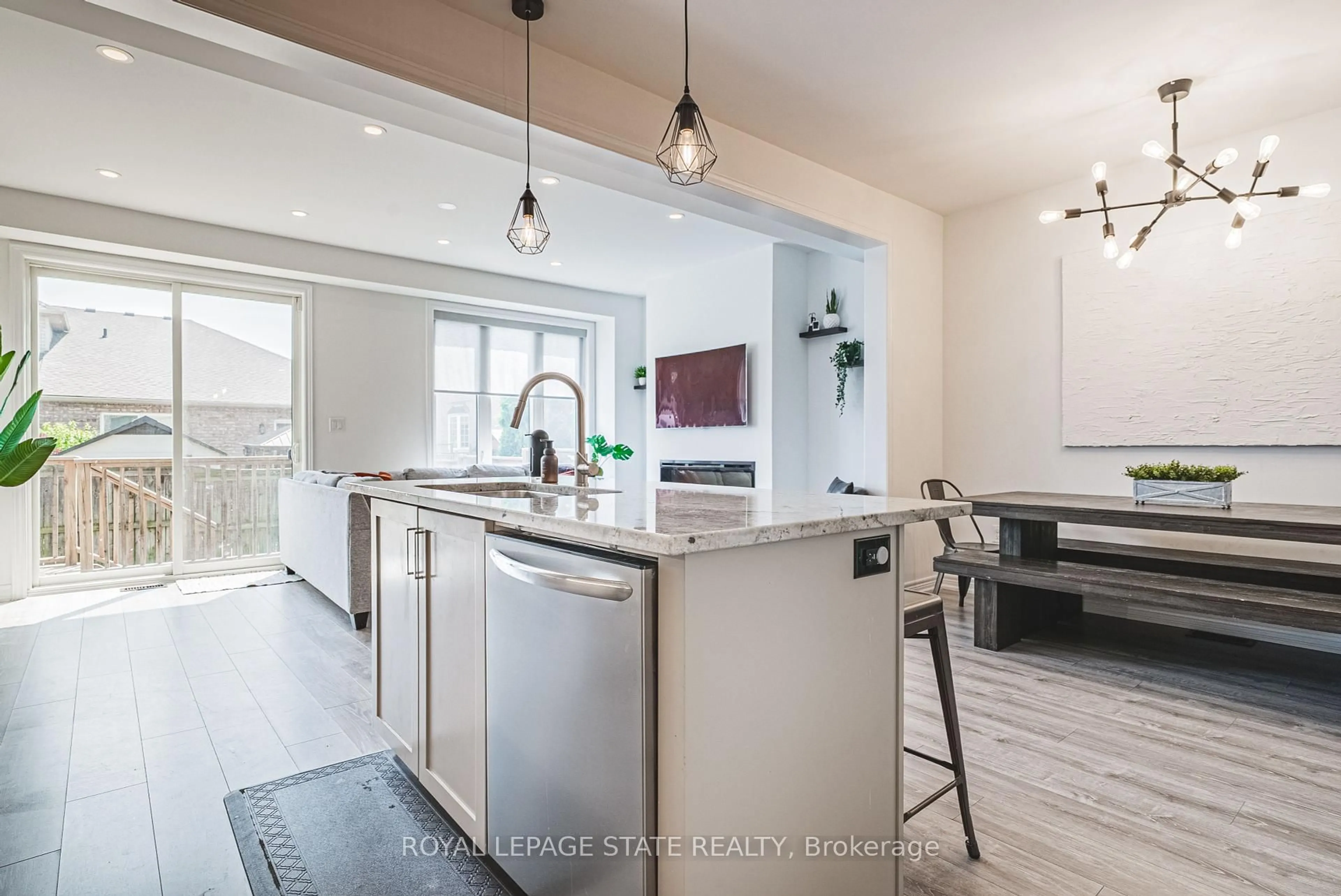 Open concept kitchen, unknown for 1890 Rymal Rd #43, Hamilton Ontario L0R 1P0