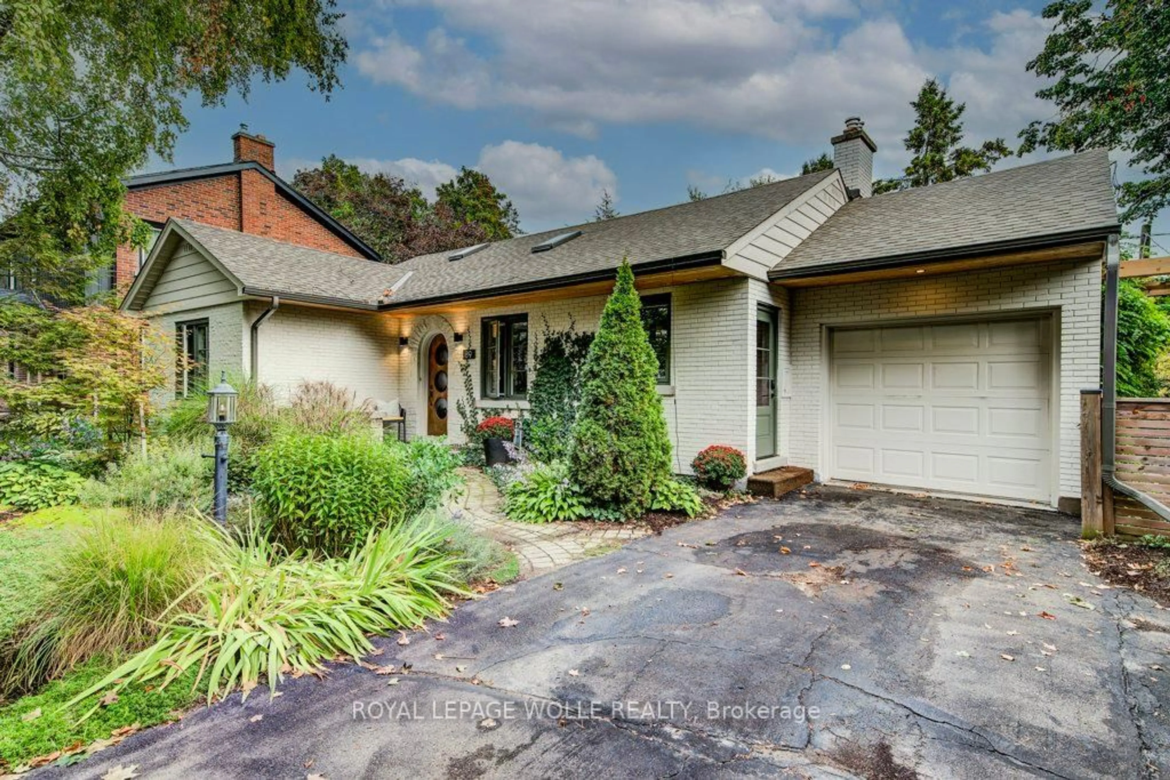 Home with brick exterior material, street for 189 Forsyth Dr, Waterloo Ontario N2L 1A1