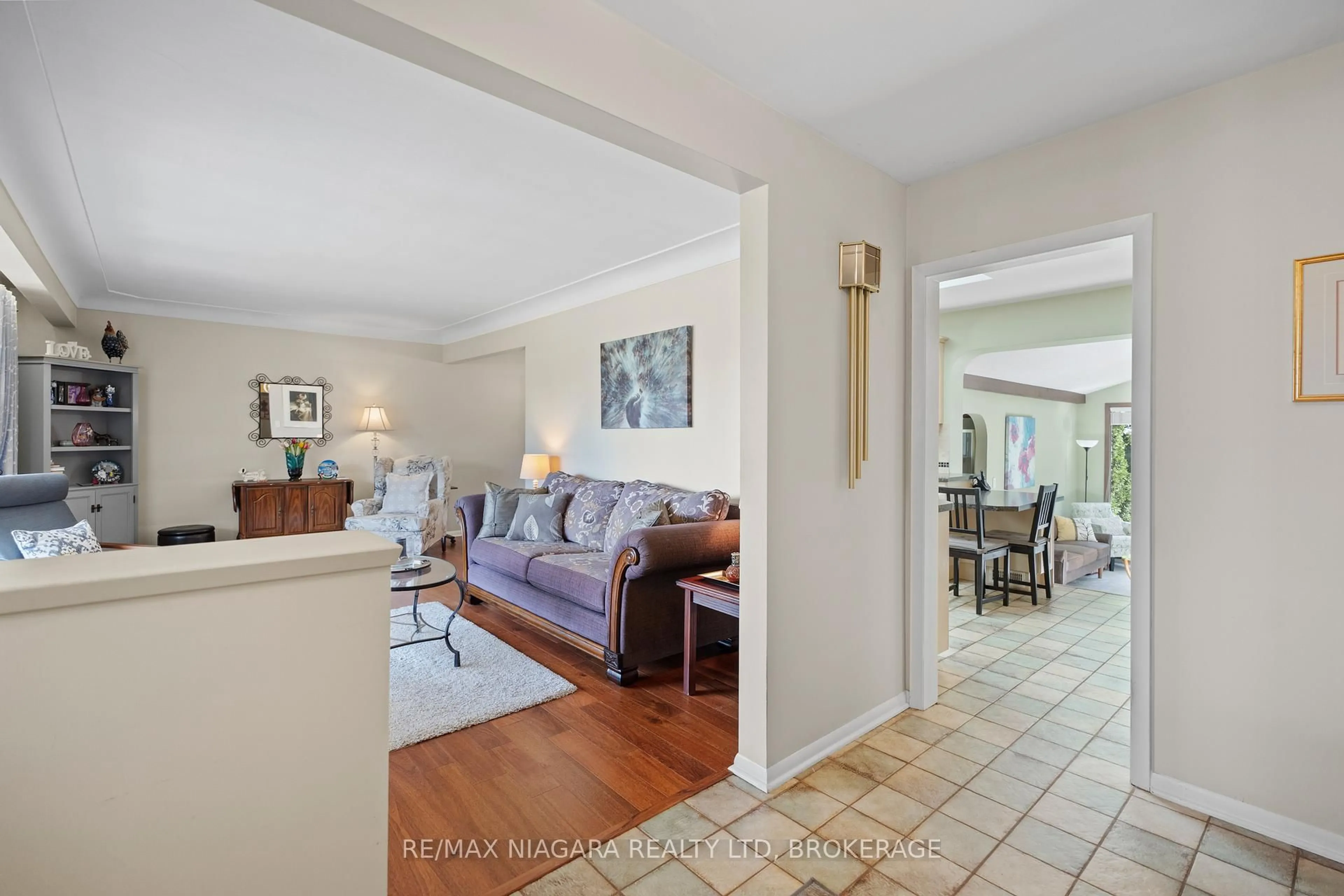 Living room with furniture, ceramic/tile floor for 2270 Seventh Louth St, St. Catharines Ontario L2R 6P7