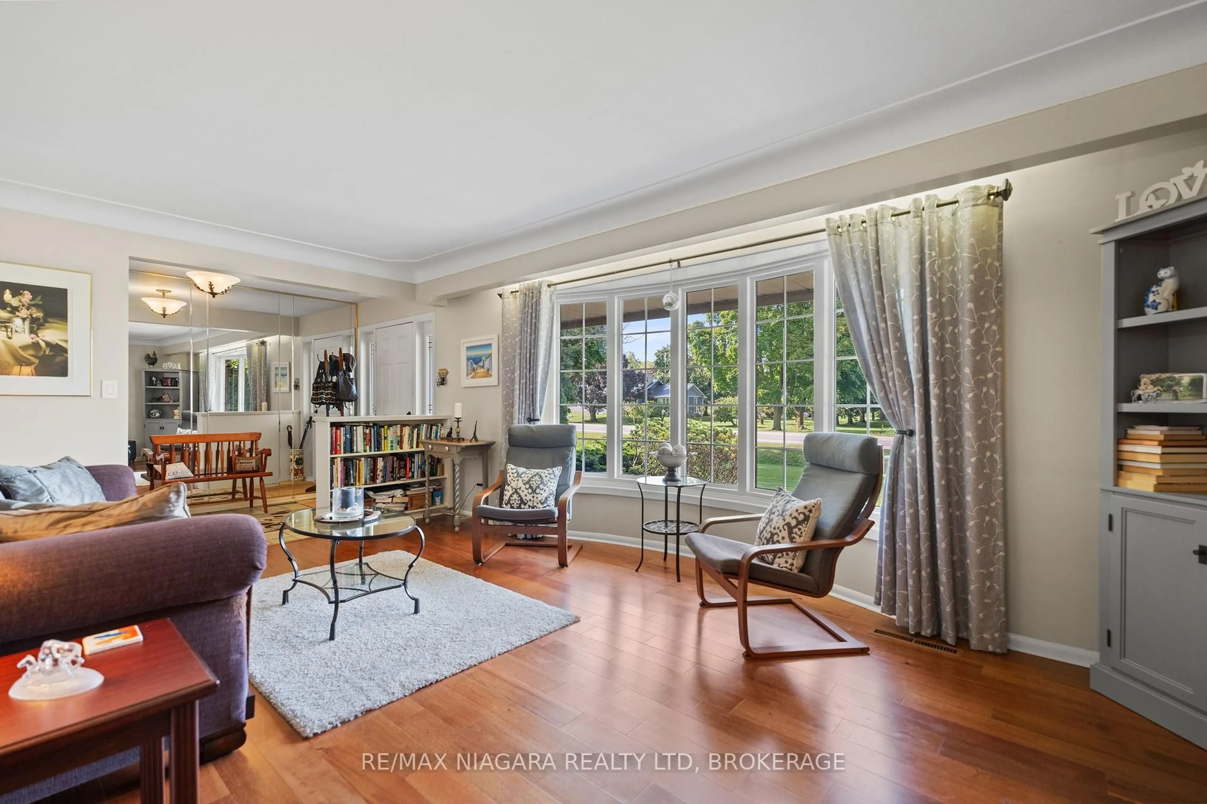 Living room with furniture, unknown for 2270 Seventh Louth St, St. Catharines Ontario L2R 6P7