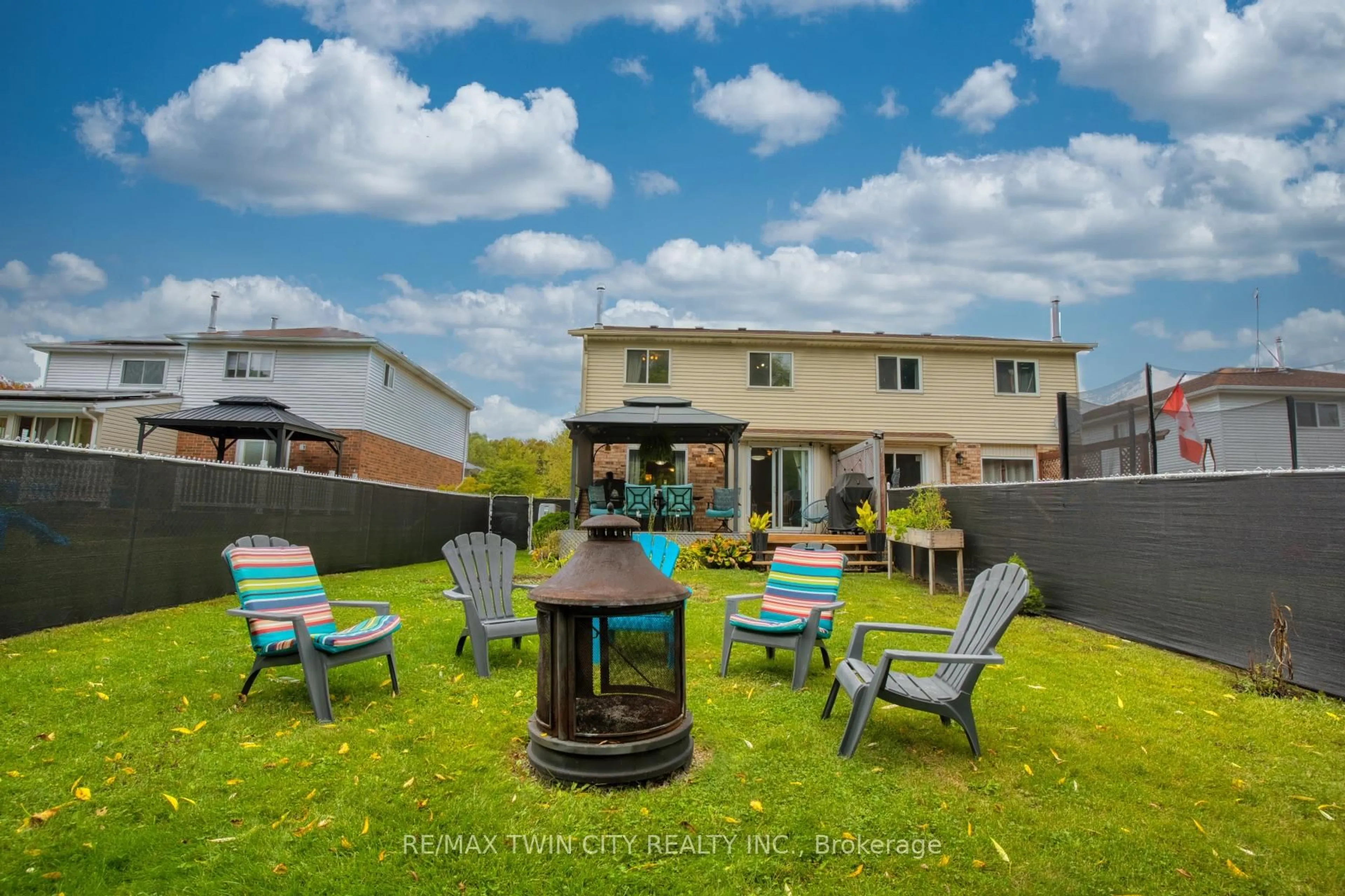 Patio, unknown for 135 Eastforest Tr, Kitchener Ontario N2N 3E4