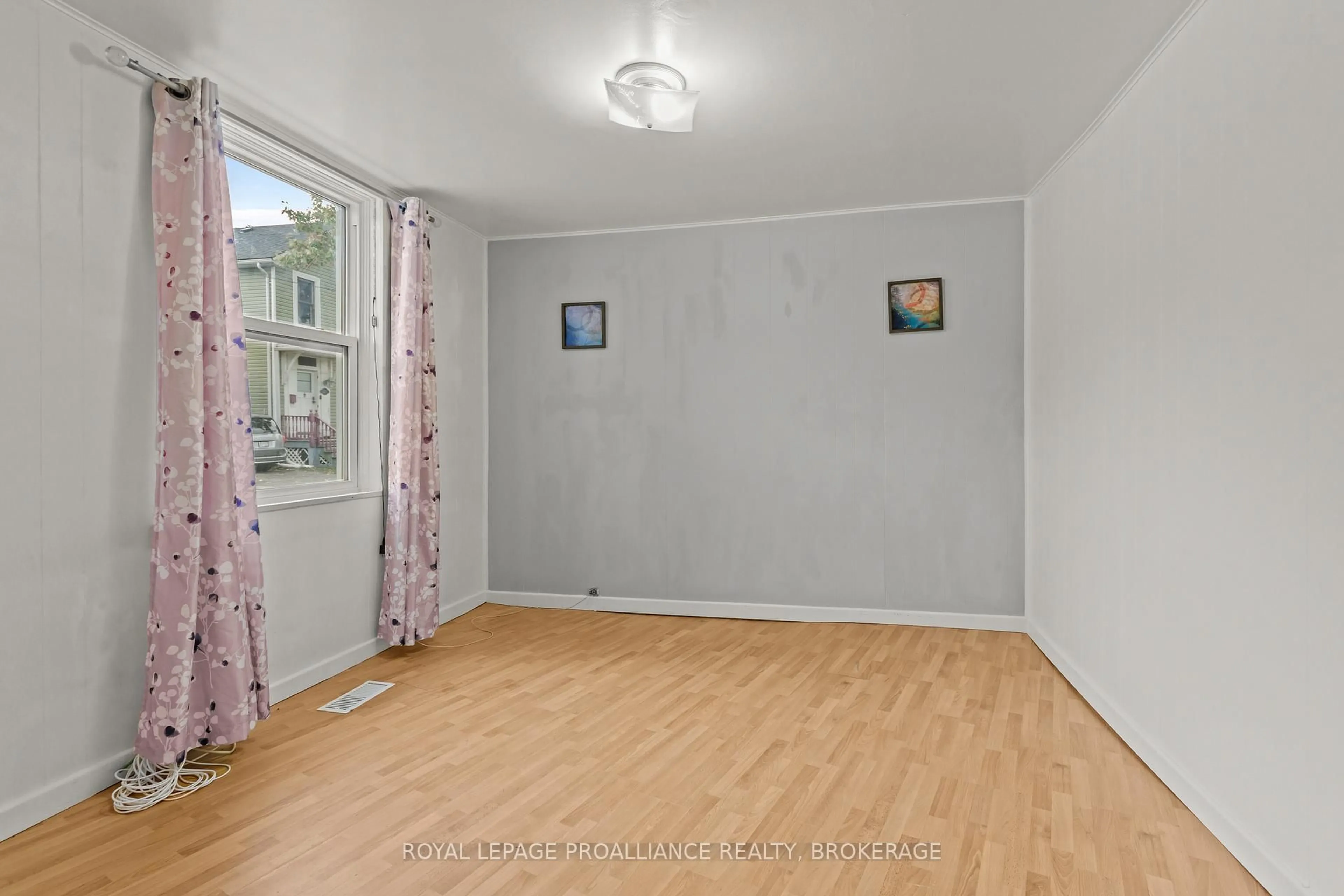 A pic of a room for 32 Main St, Kingston Ontario K7K 3Y4