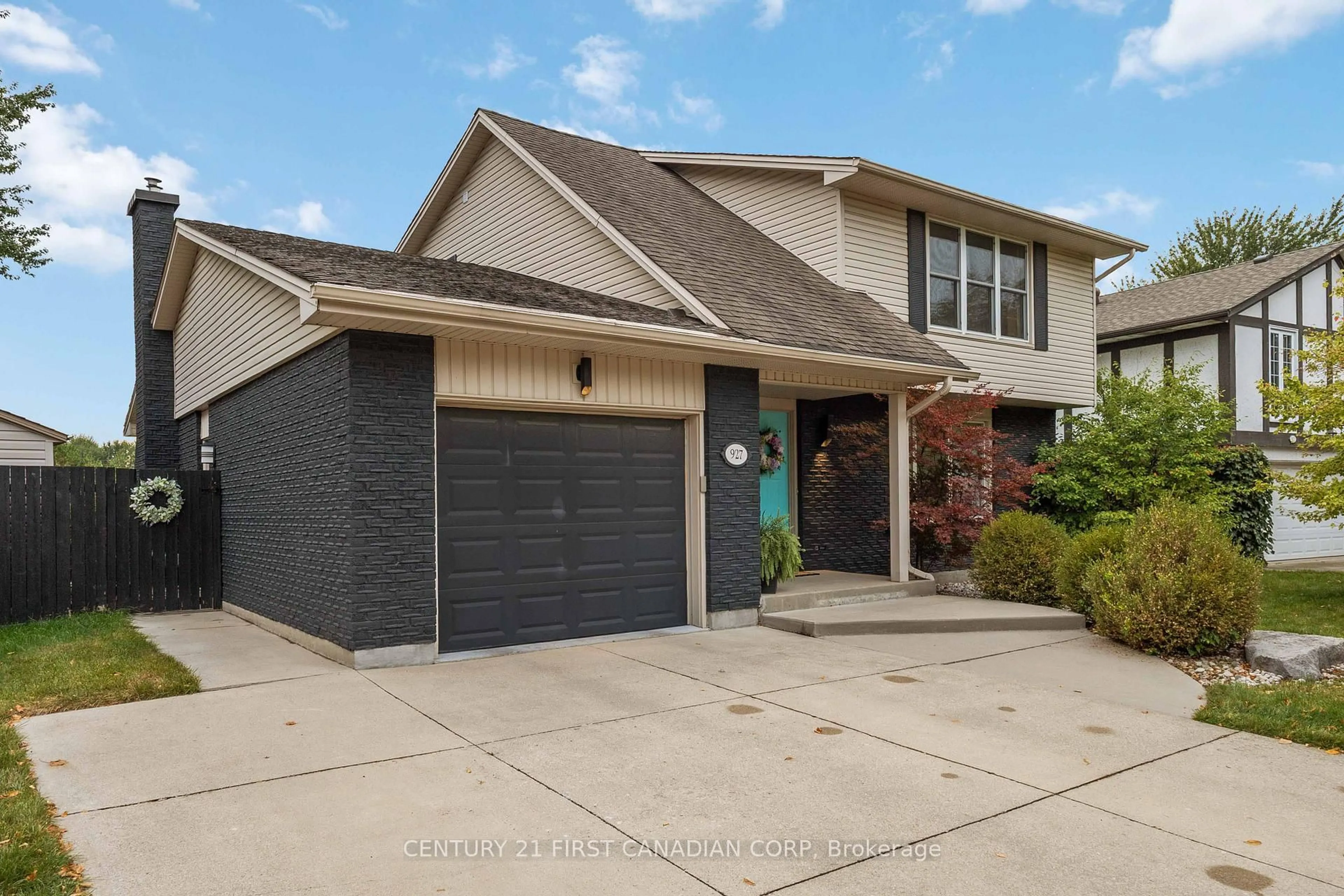 Unknown for 927 Farnham Rd, London South Ontario N6K 1S2