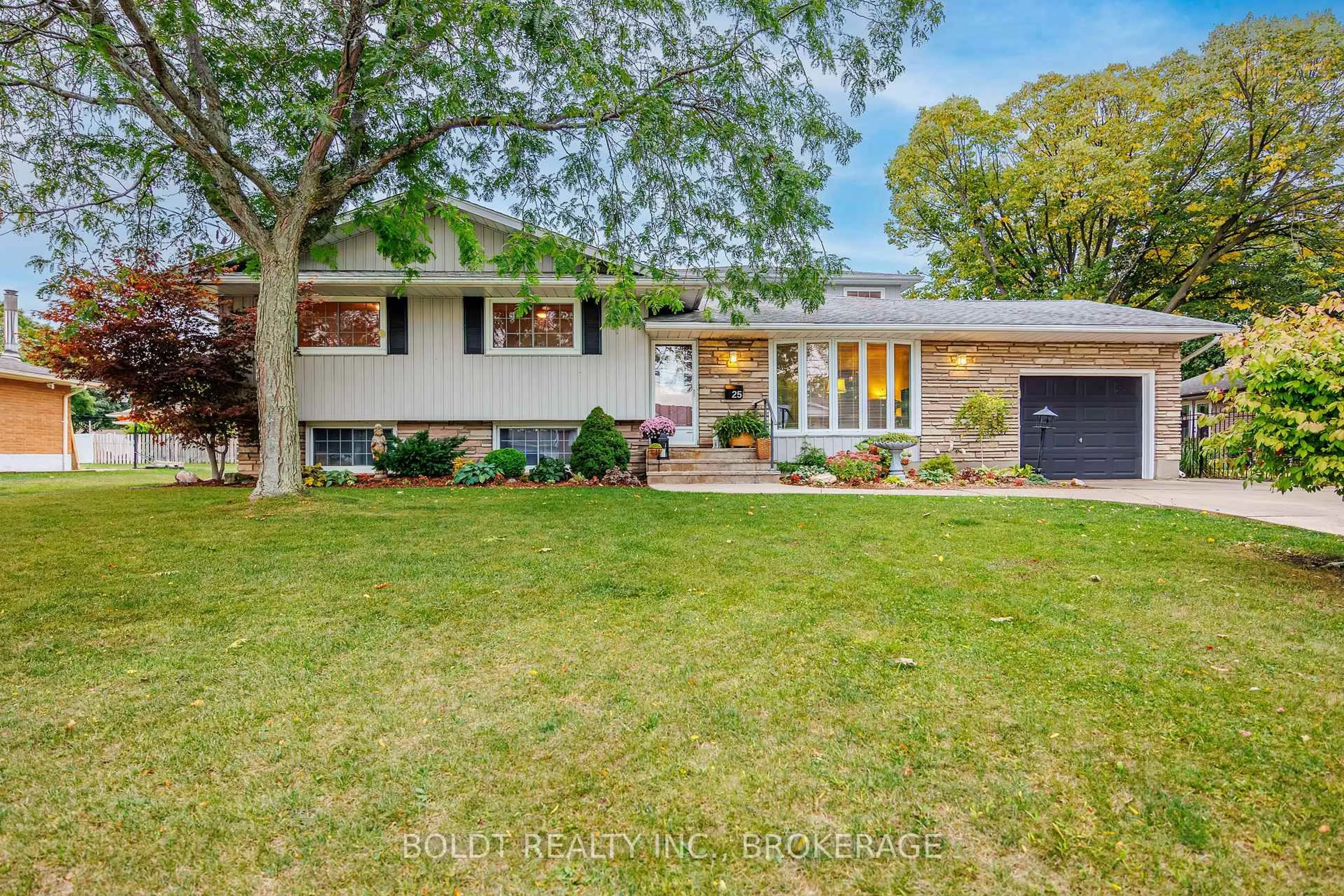 Home with brick exterior material, street for 25 Neptune Dr, St. Catharines Ontario L2M 2S3