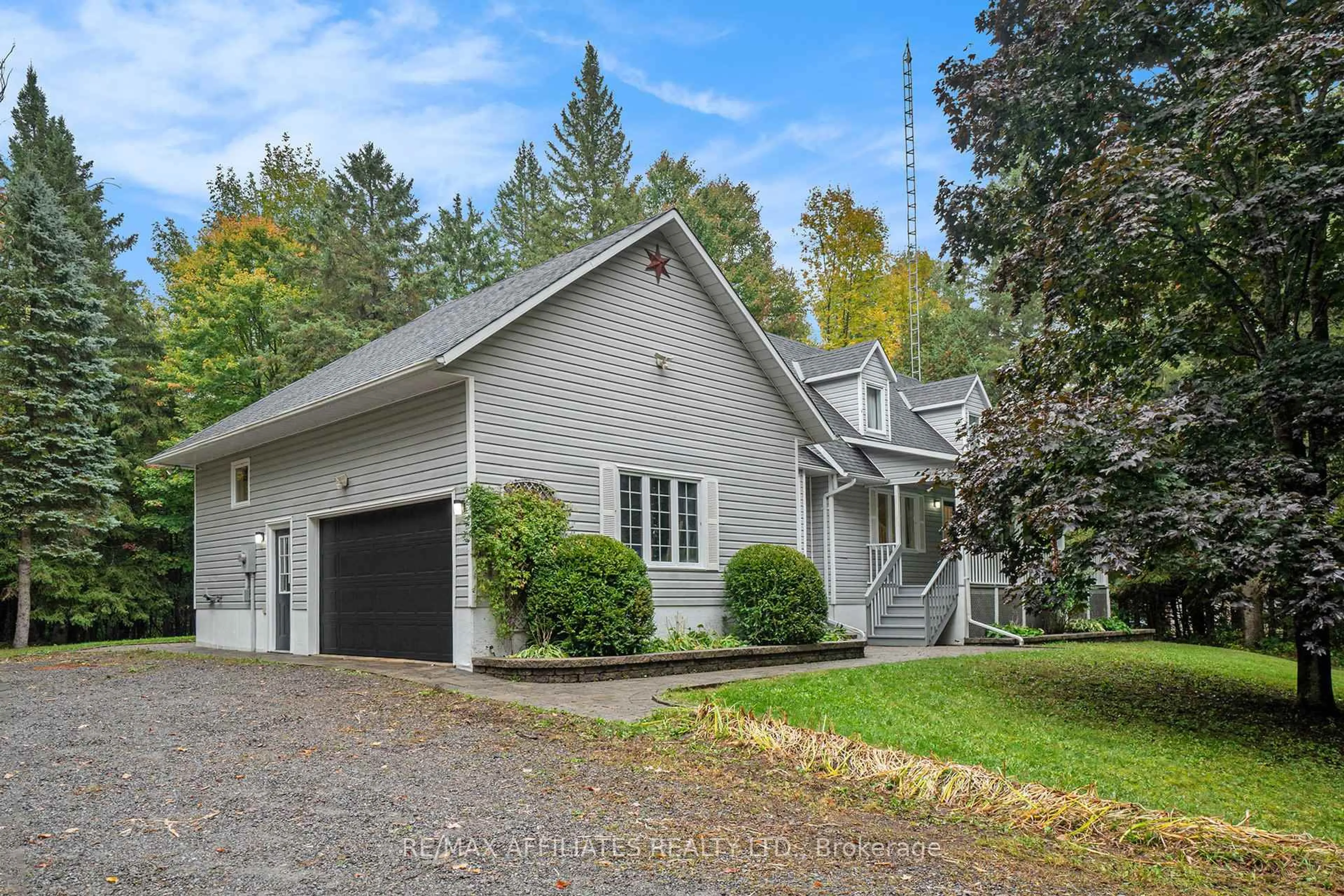 Home with vinyl exterior material, street for 160 Hoop's Side Rd Rd, Perth Ontario K7H 0K9