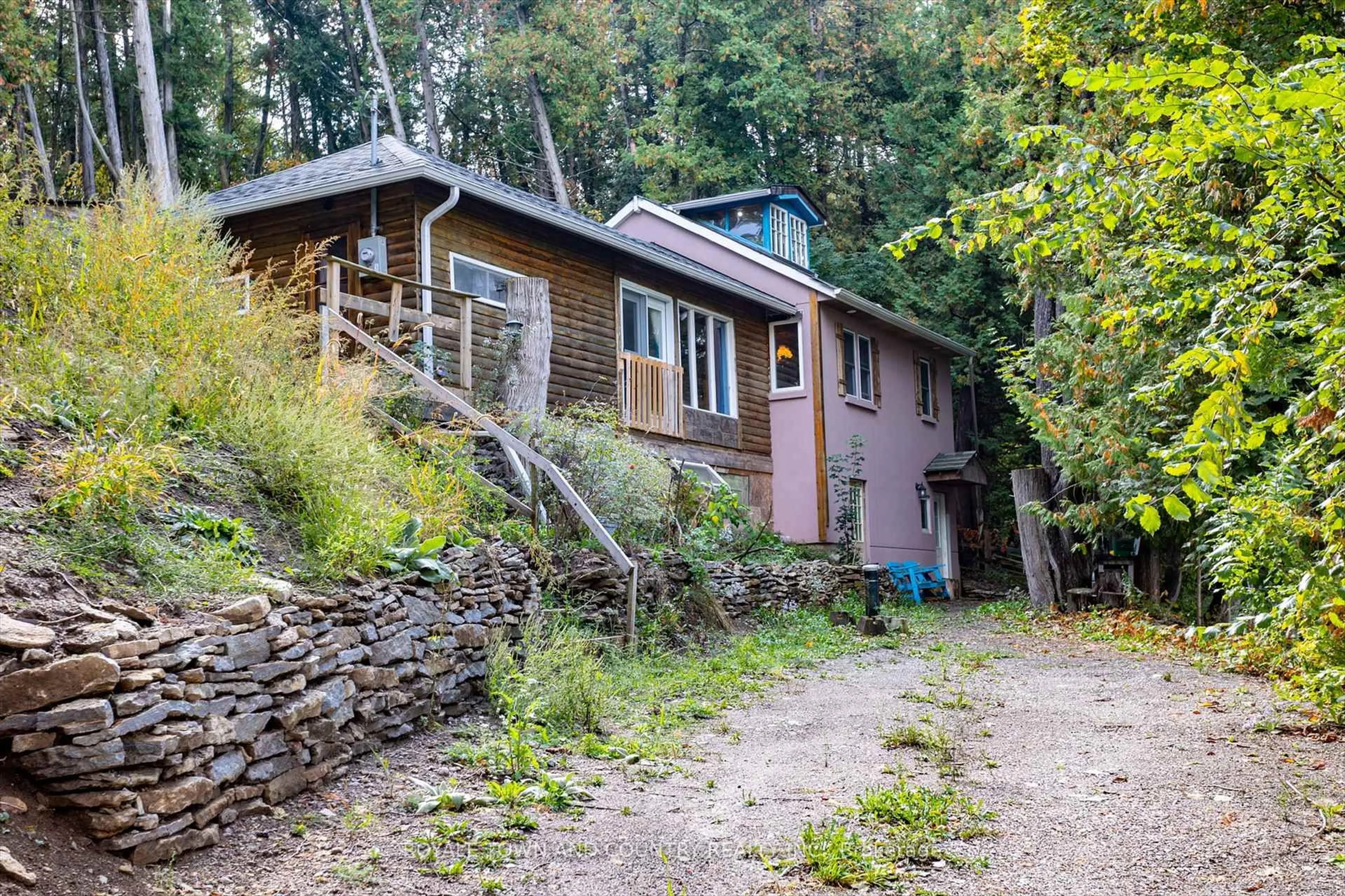 A pic from outside/outdoor area/front of a property/back of a property/a pic from drone, unknown for 60 Elder St, Kawartha Lakes Ontario K0M 1L0