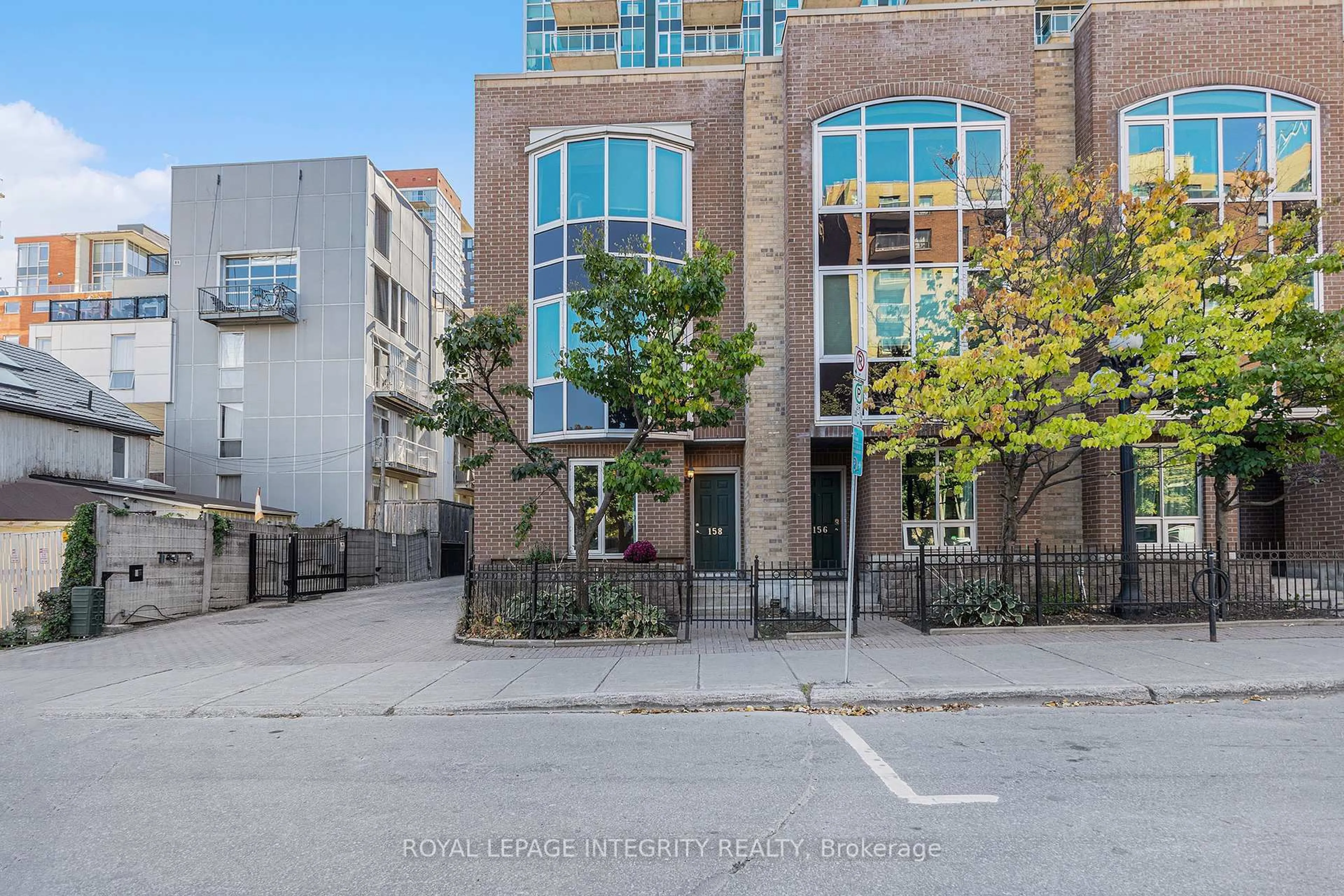 Unknown for 150 York St #1A, Ottawa Ontario K1N 1K9