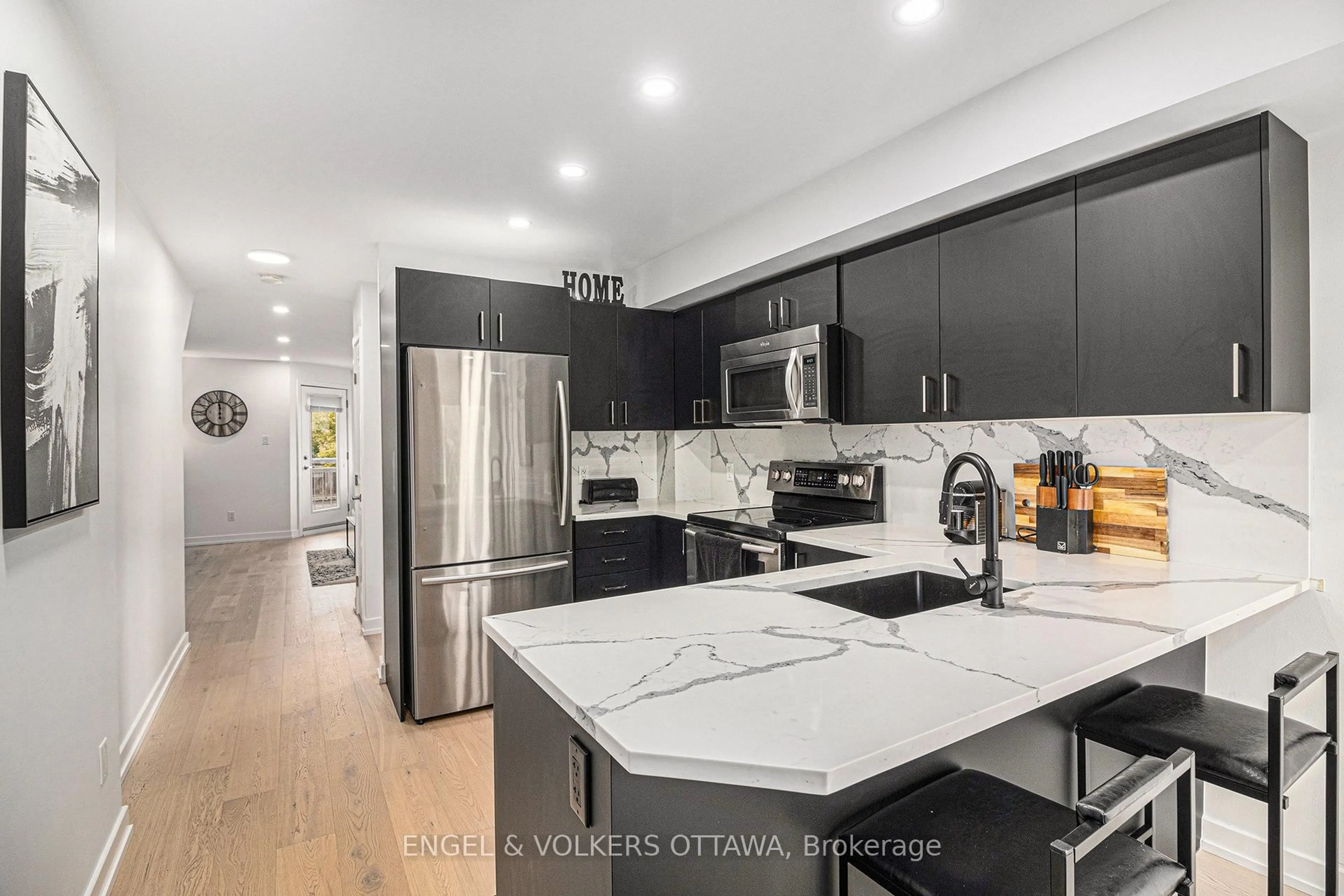 Open concept kitchen, unknown for 4522 Innes Rd #D, Ottawa Ontario K4A 0X5